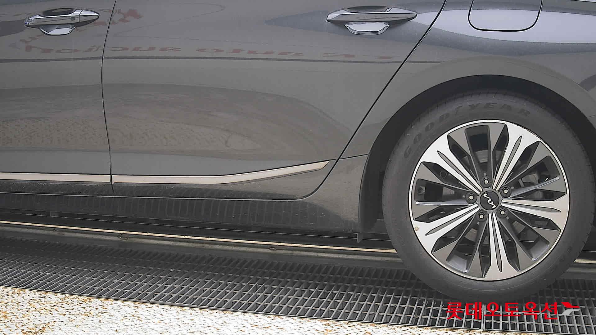 2023 - kia k8