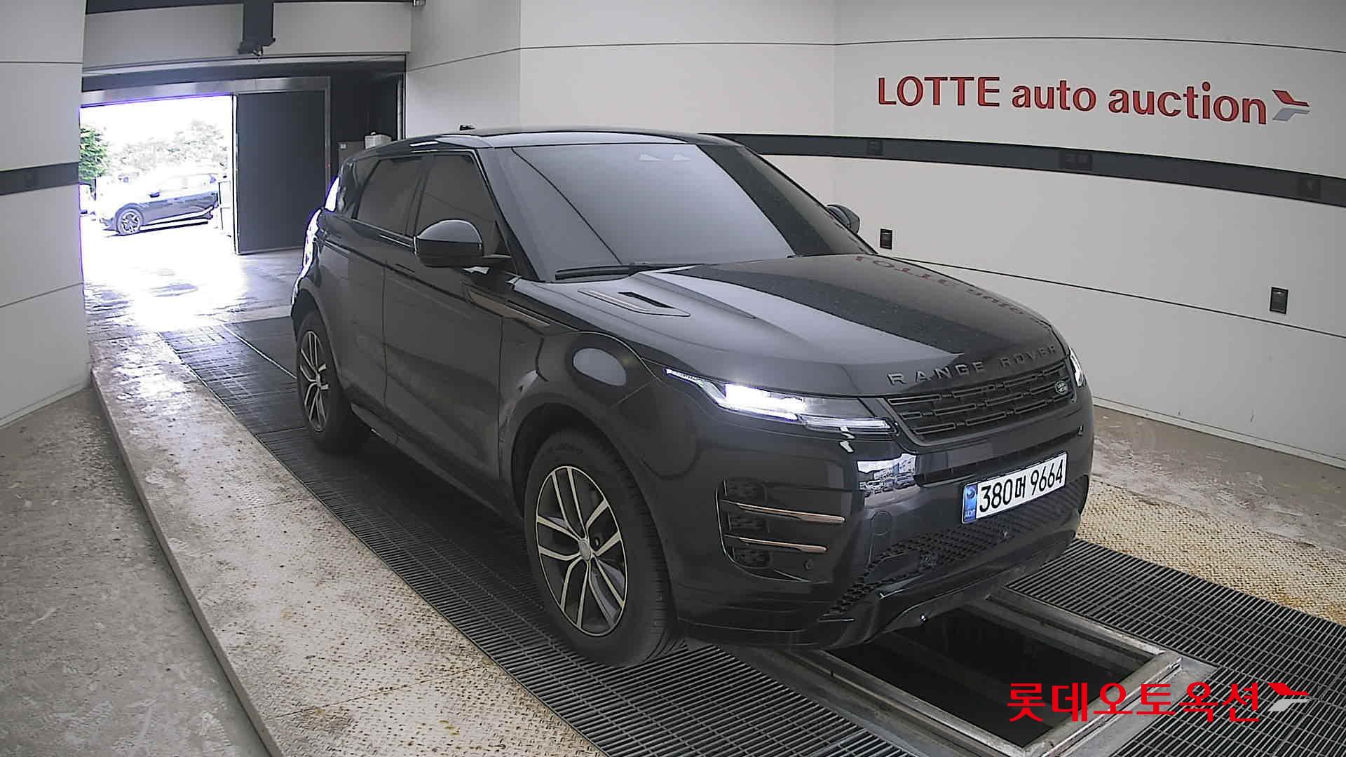 2025 - land rover range rover