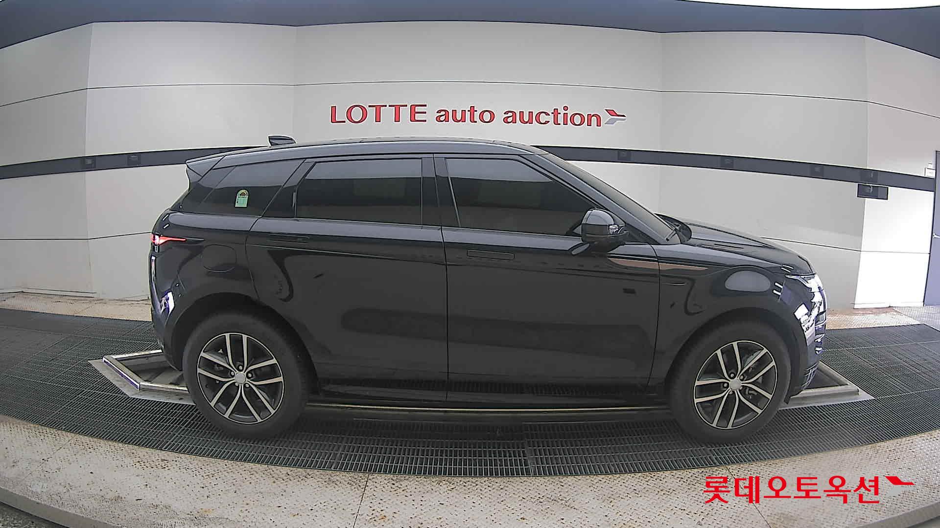 2025 - land rover range rover