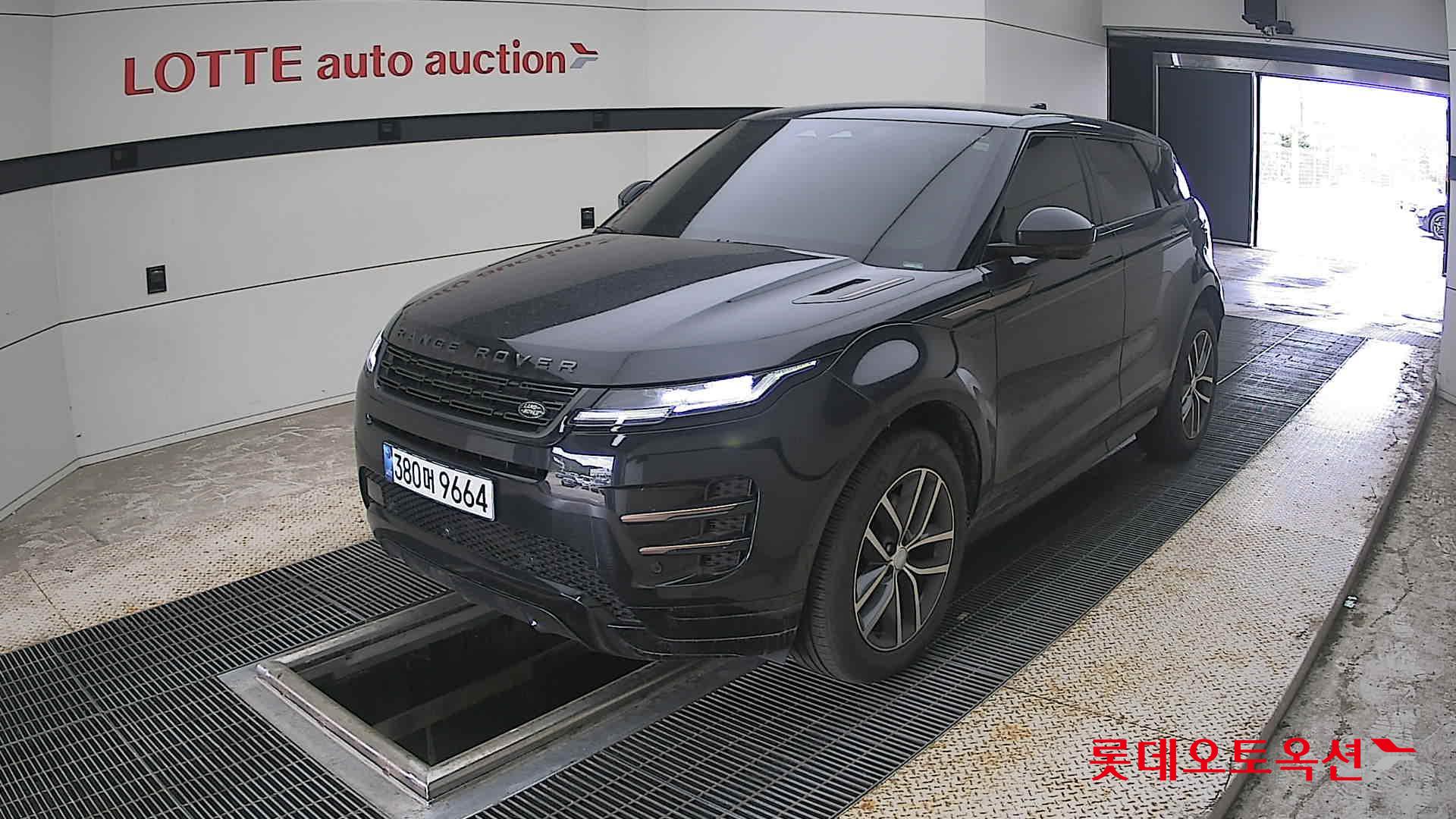 2025 - land rover range rover