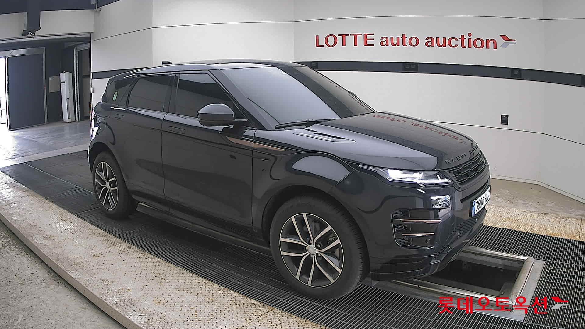 2025 - land rover range rover
