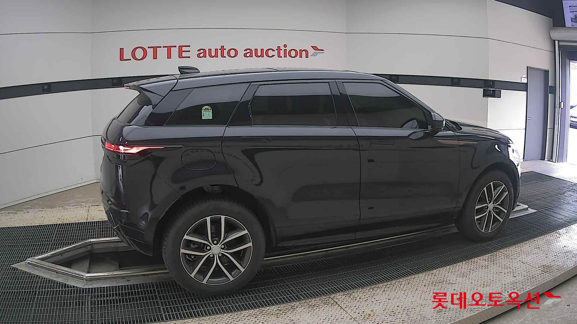 2025 - land rover range rover