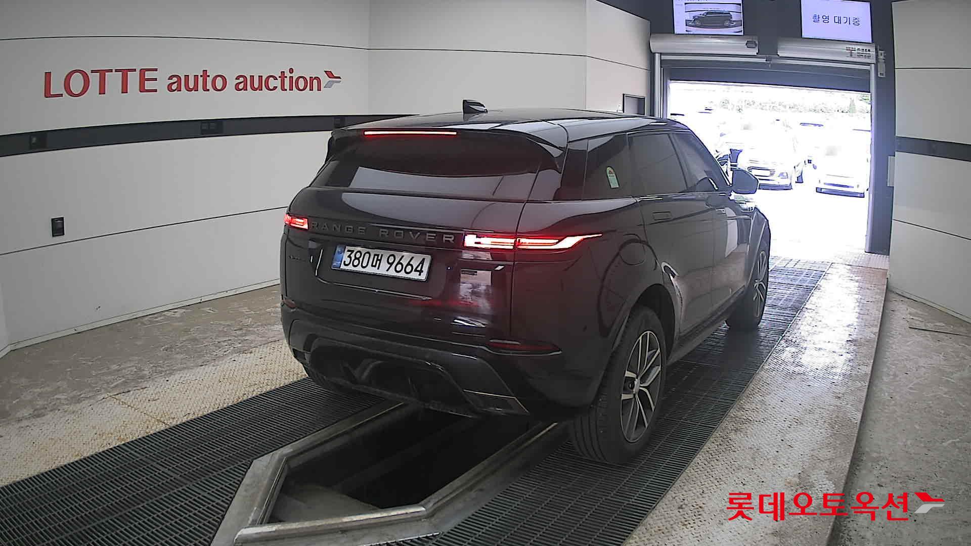 2025 - land rover range rover