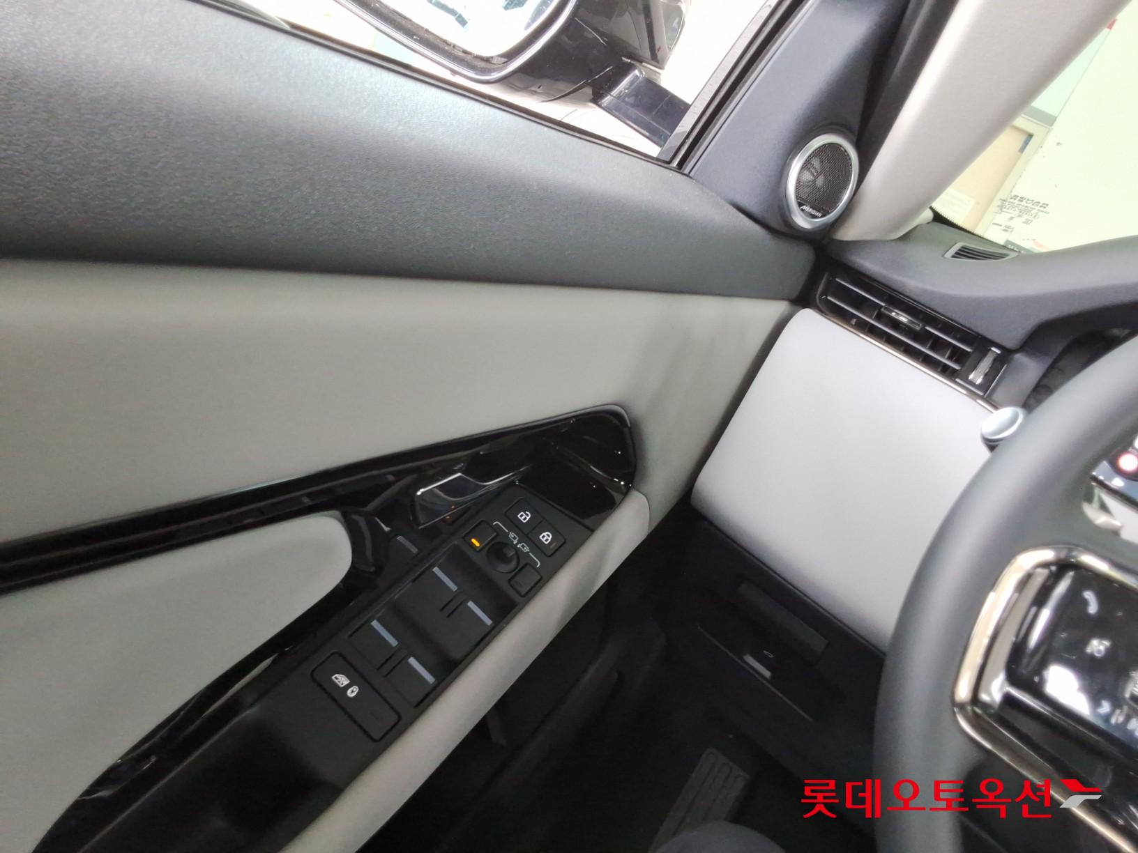2025 - land rover range rover