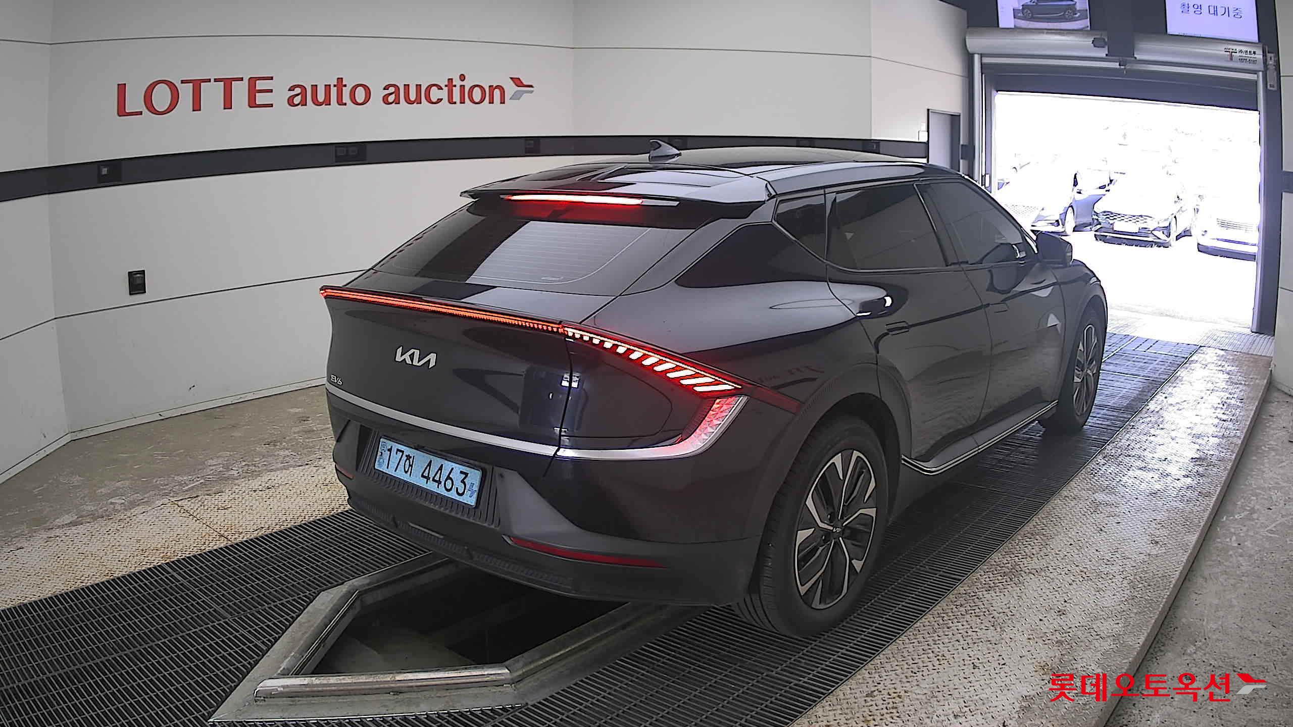 2022 - kia ev6