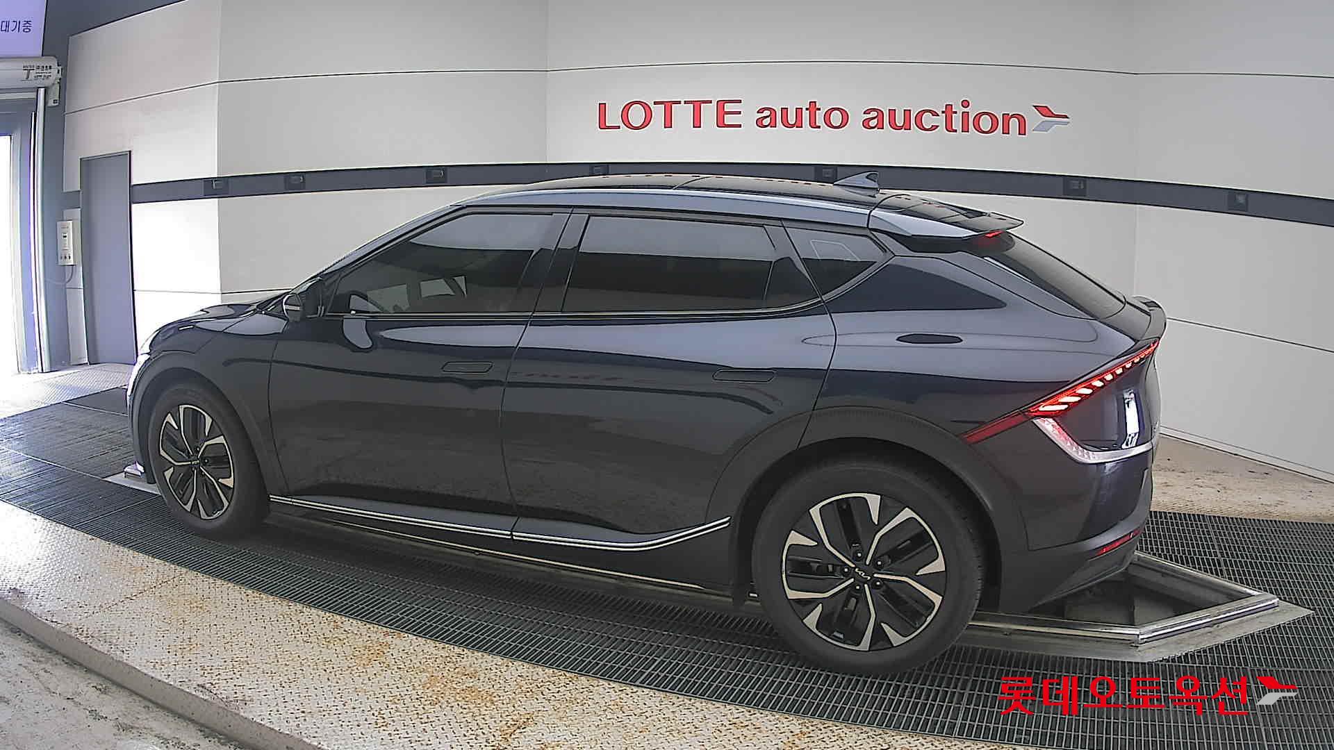 2022 - kia ev6