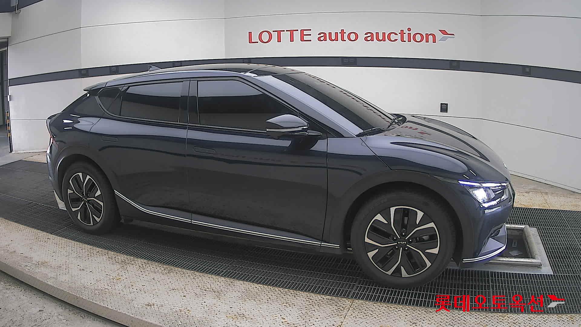 2022 - kia ev6