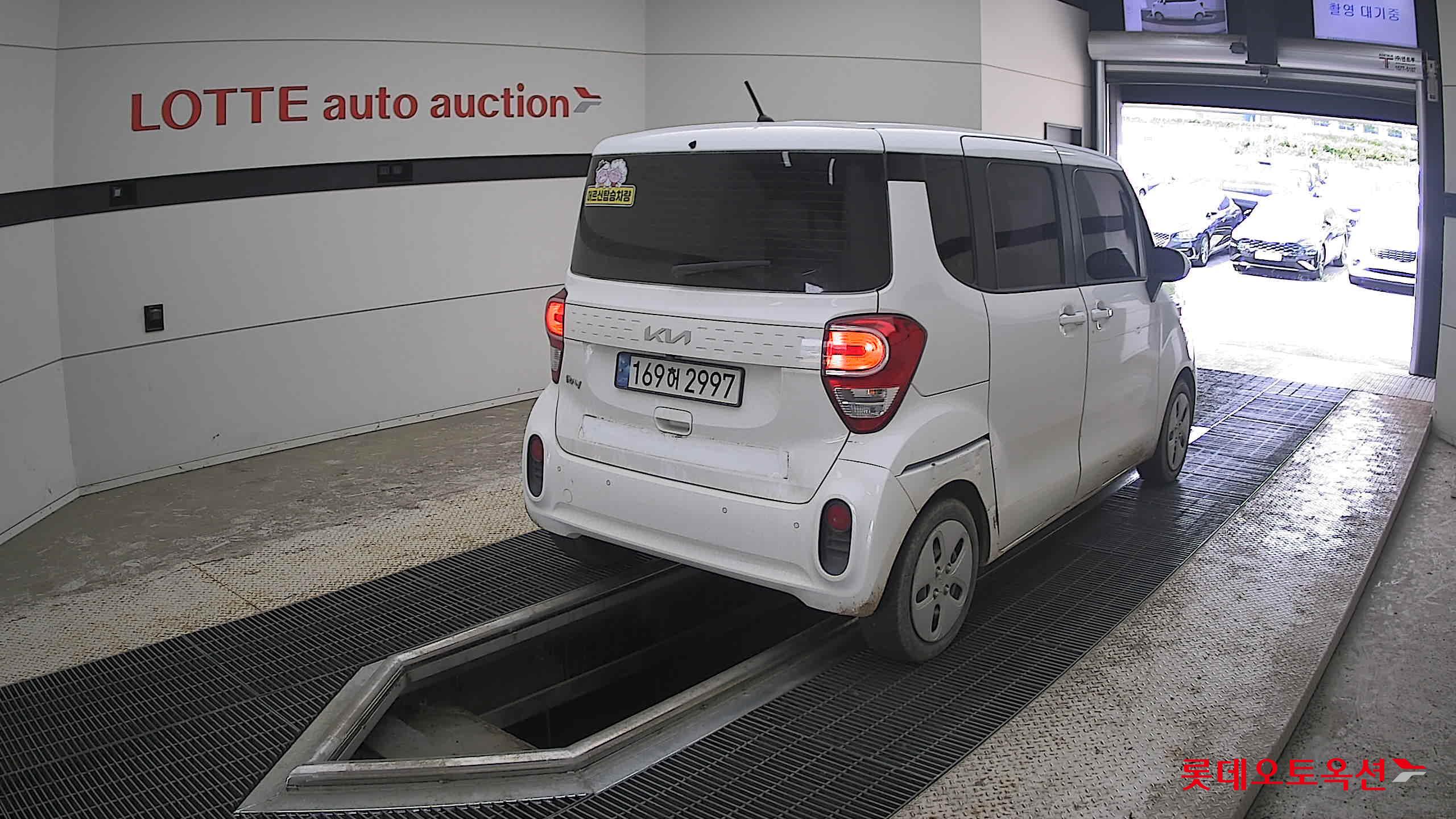 2022 - kia ray