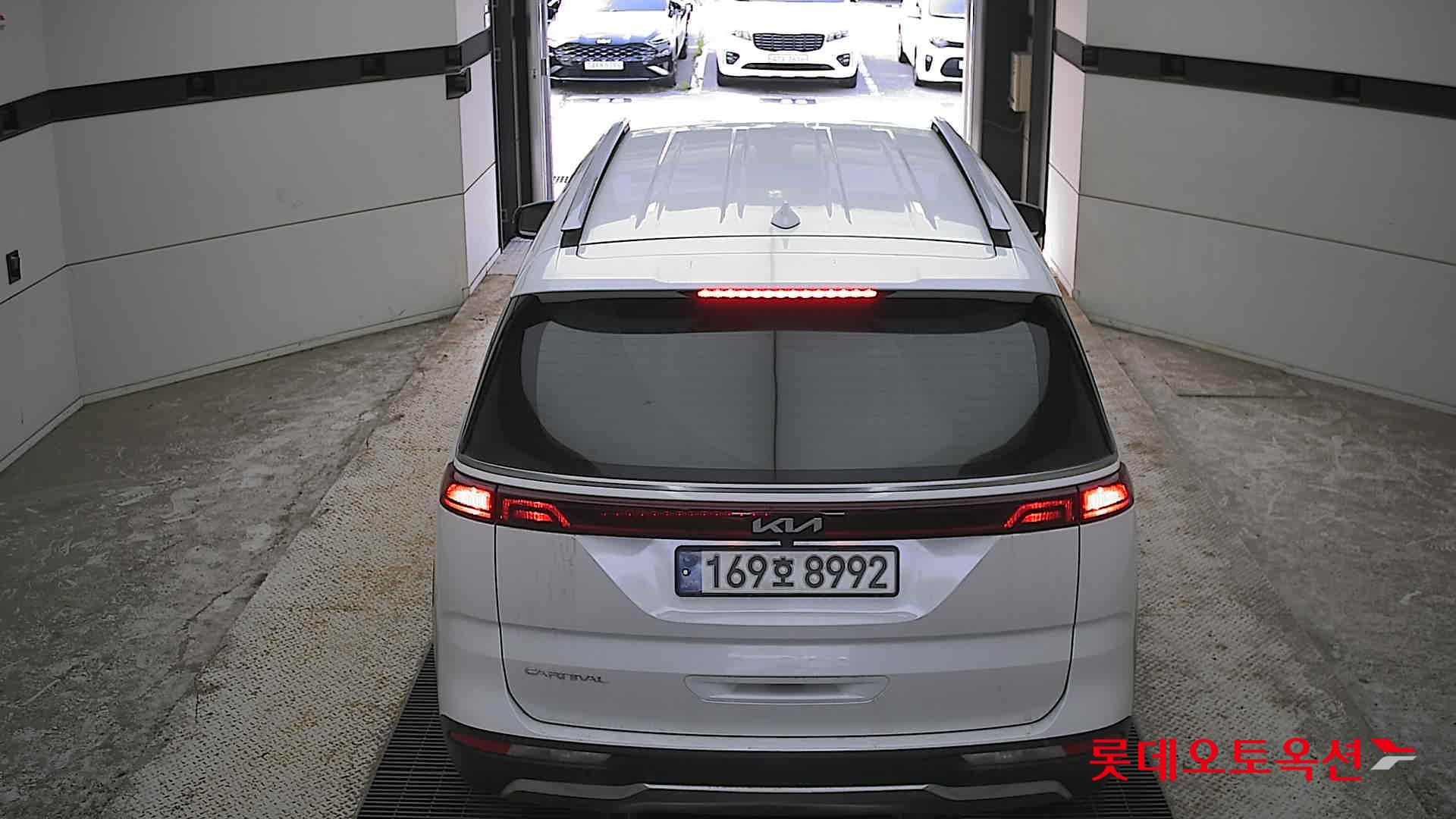 2023 - kia carnival
