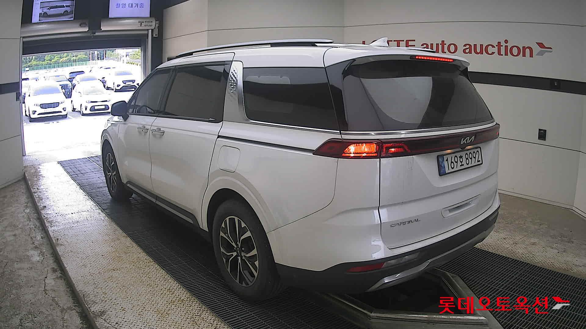 2023 - kia carnival