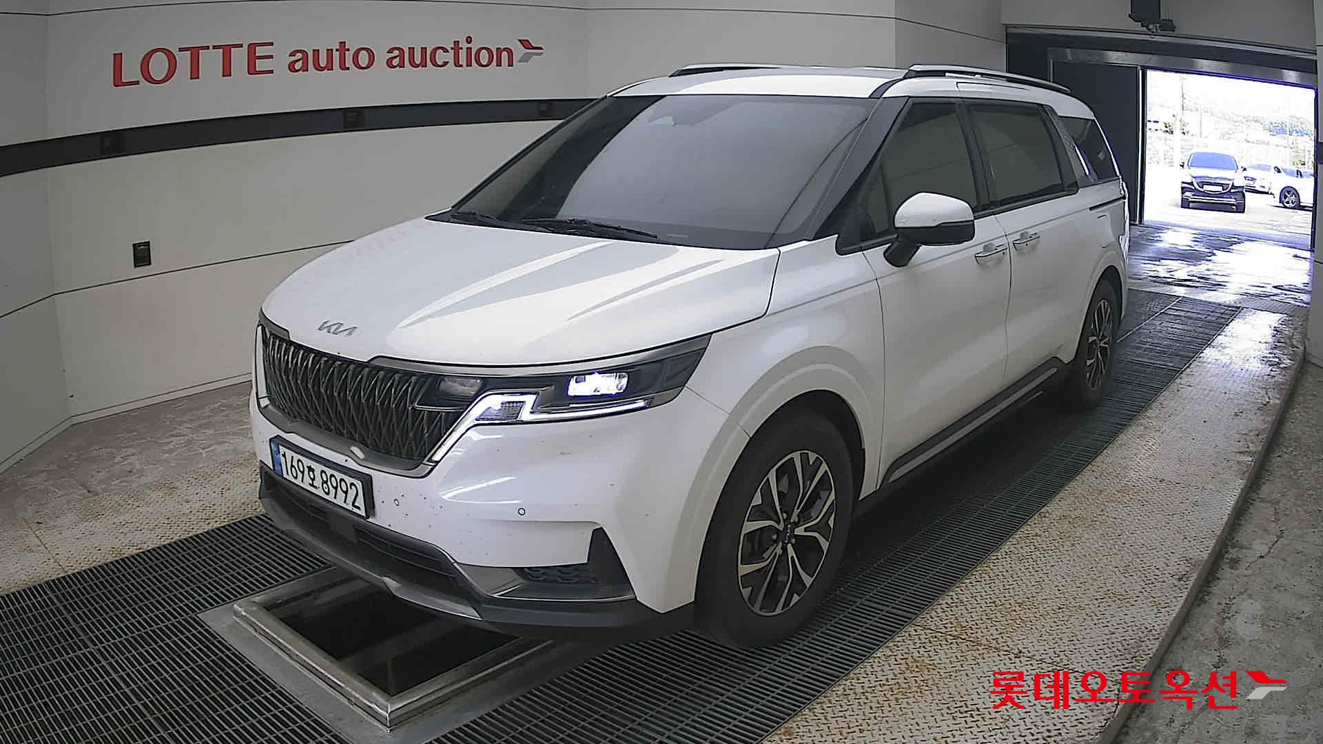 2023 - kia carnival