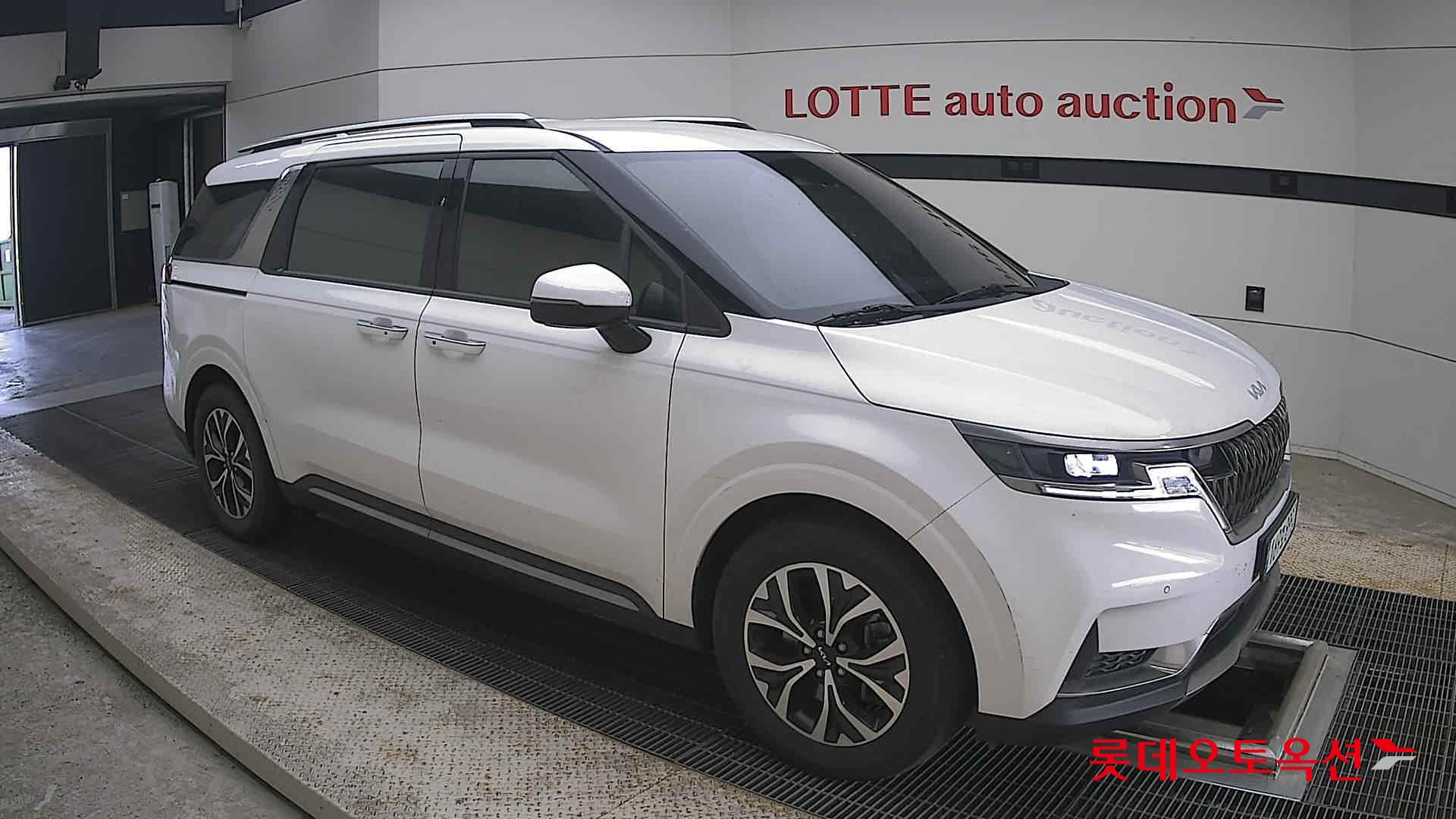 2023 - kia carnival