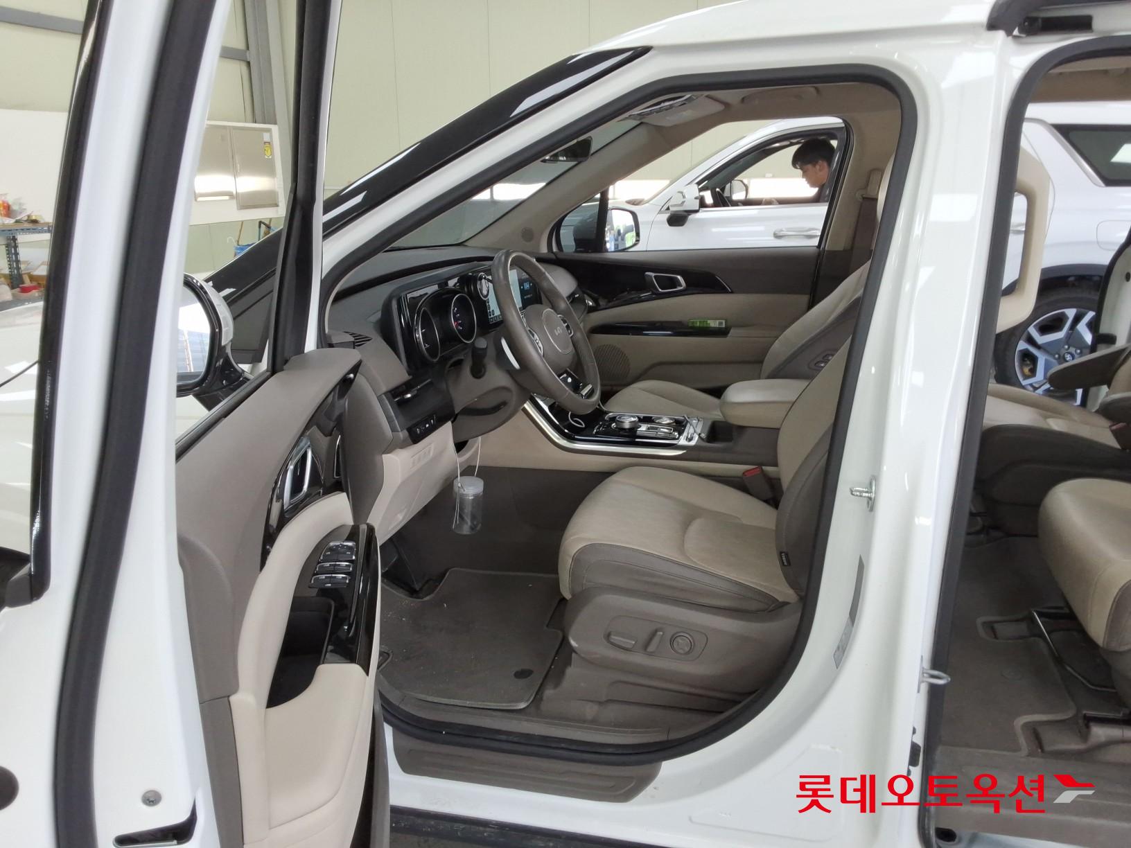 2023 - kia carnival