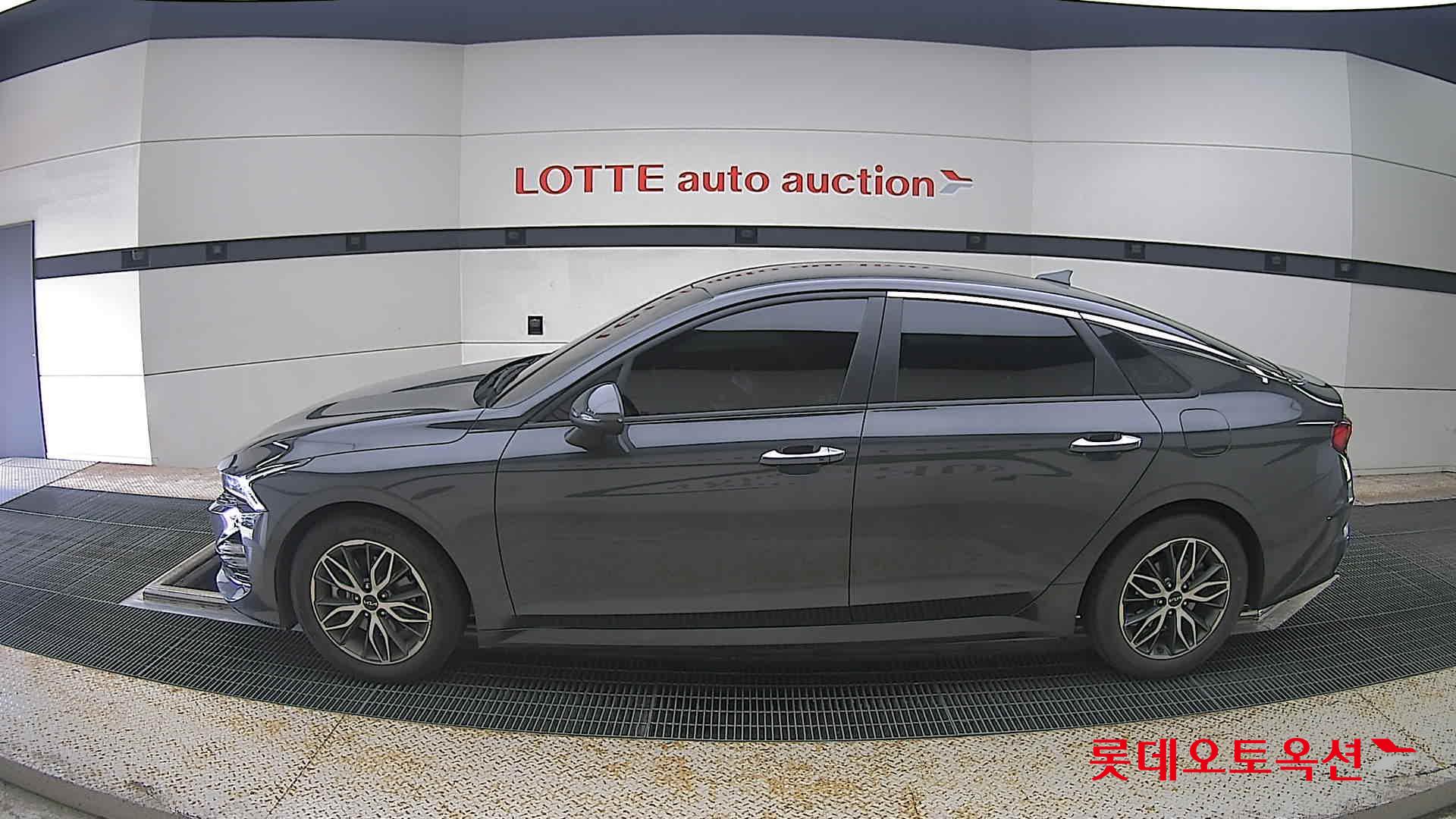 2022 - kia k5