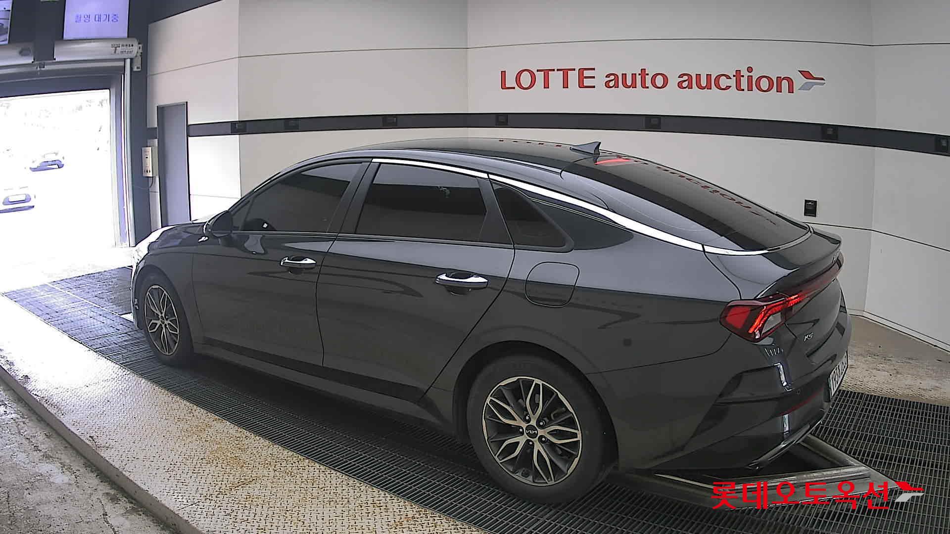 2022 - kia k5
