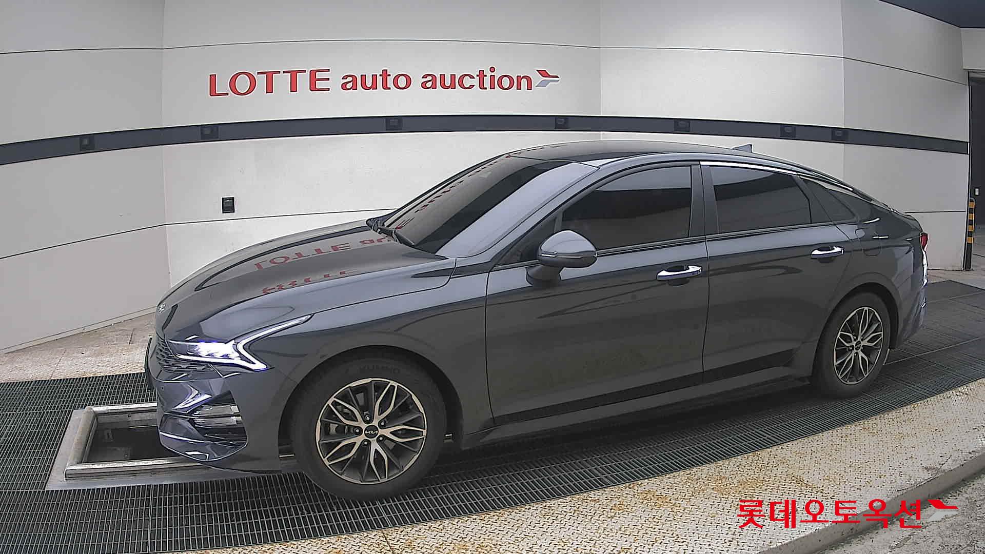 2022 - kia k5