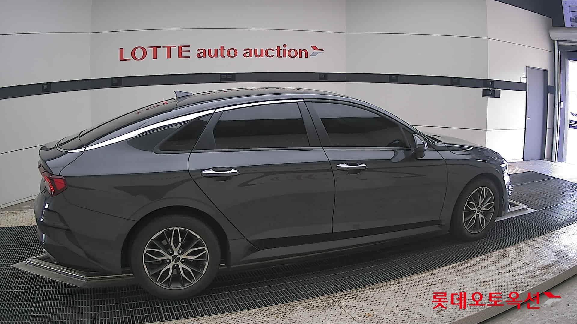 2022 - kia k5