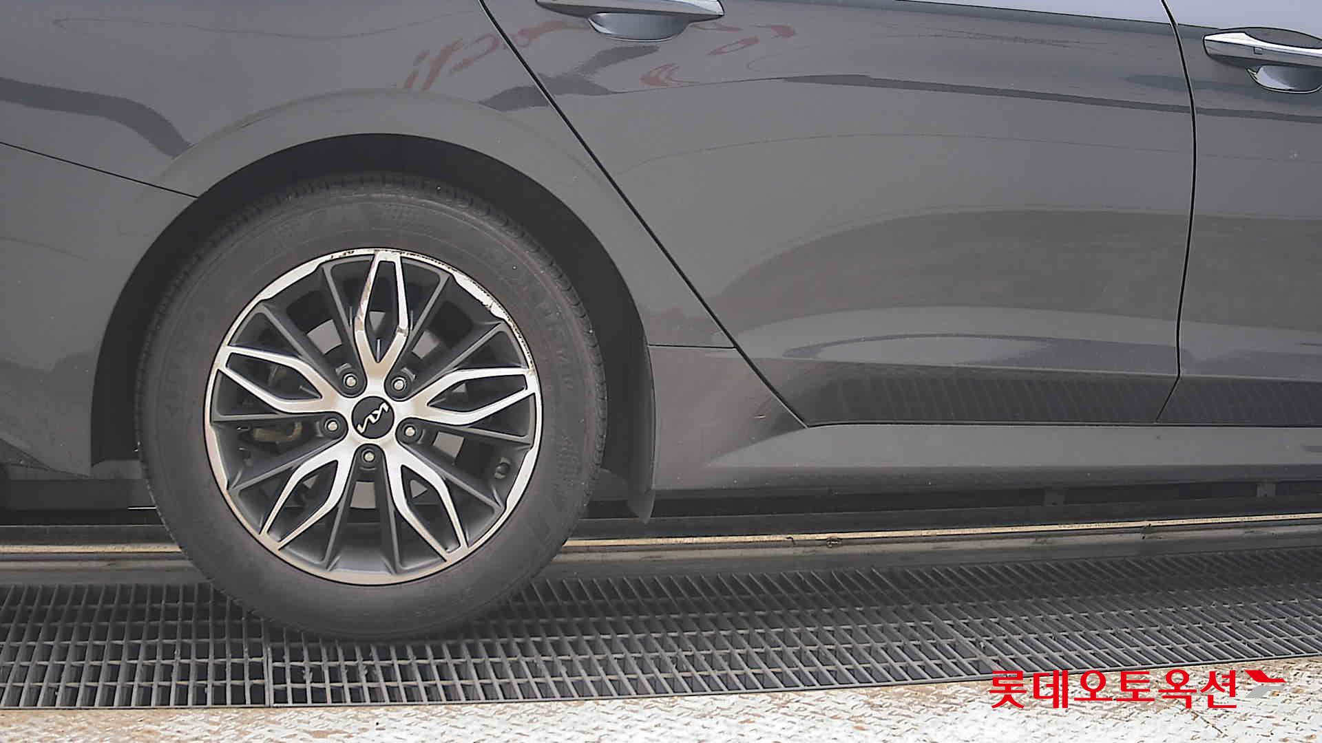 2022 - kia k5