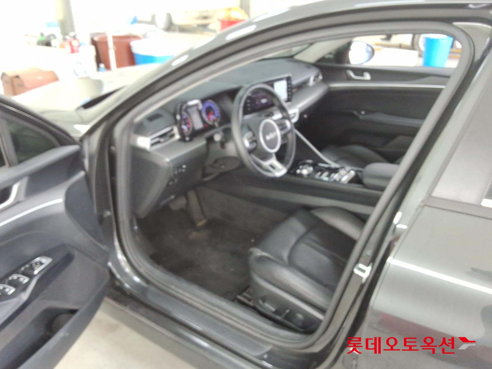 2022 - kia k5