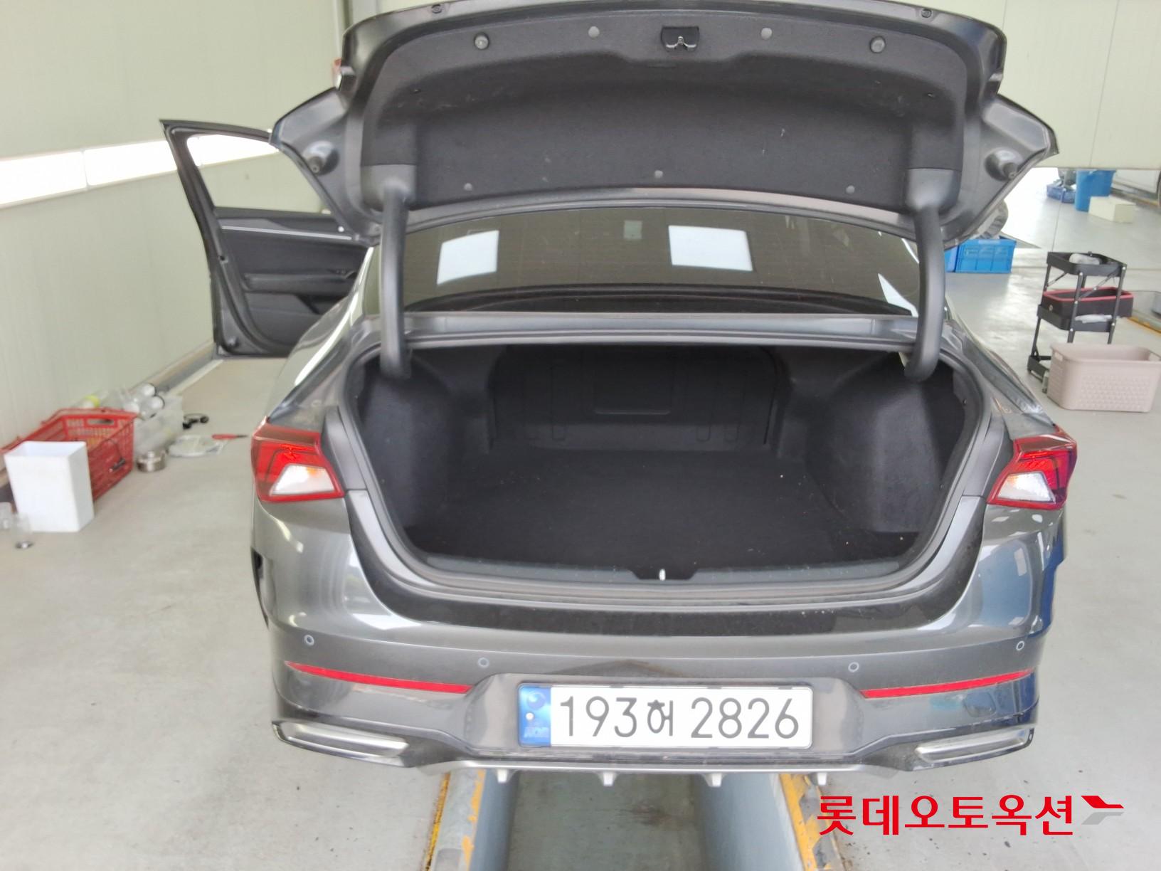 2022 - kia k5