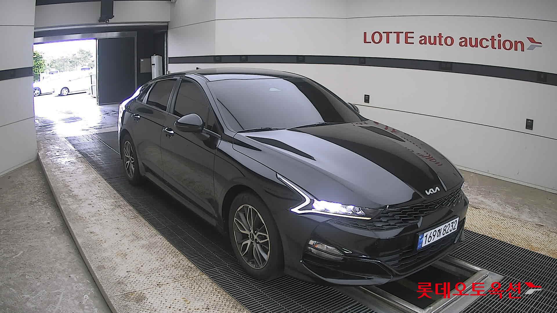 2022 - kia k5