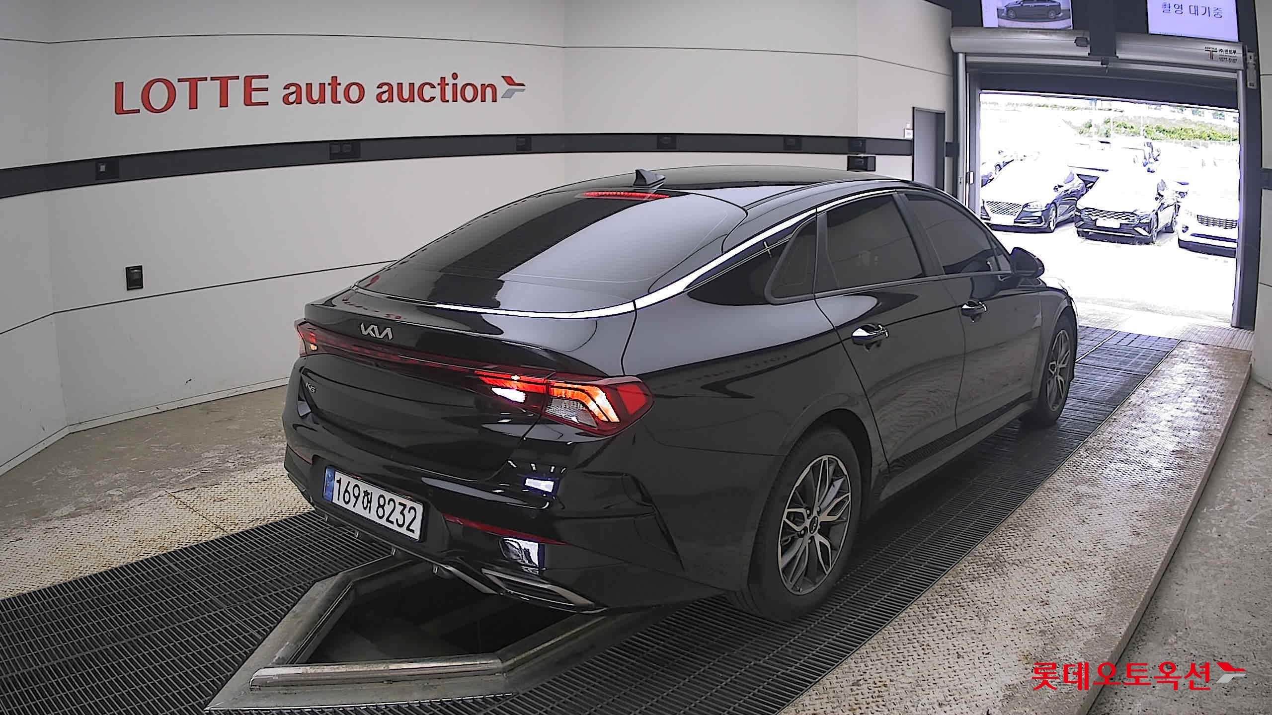 2022 - kia k5