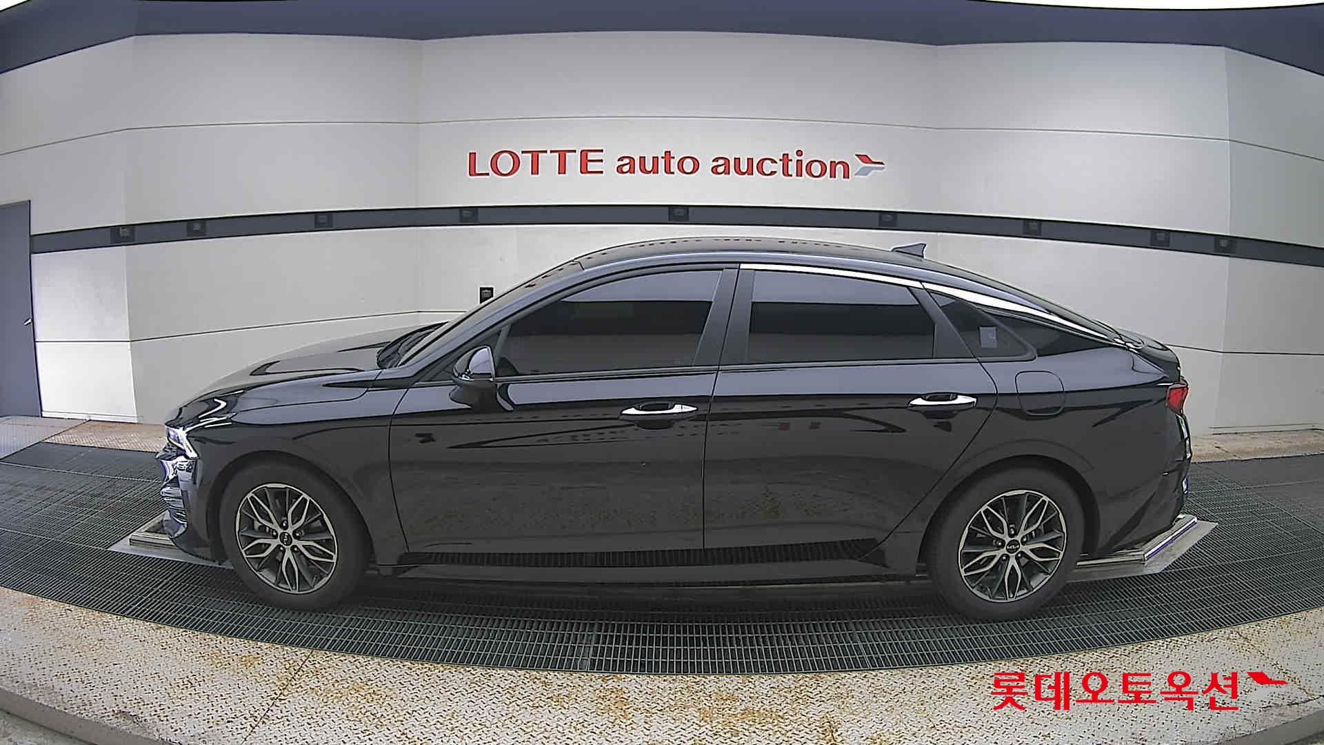 2022 - kia k5