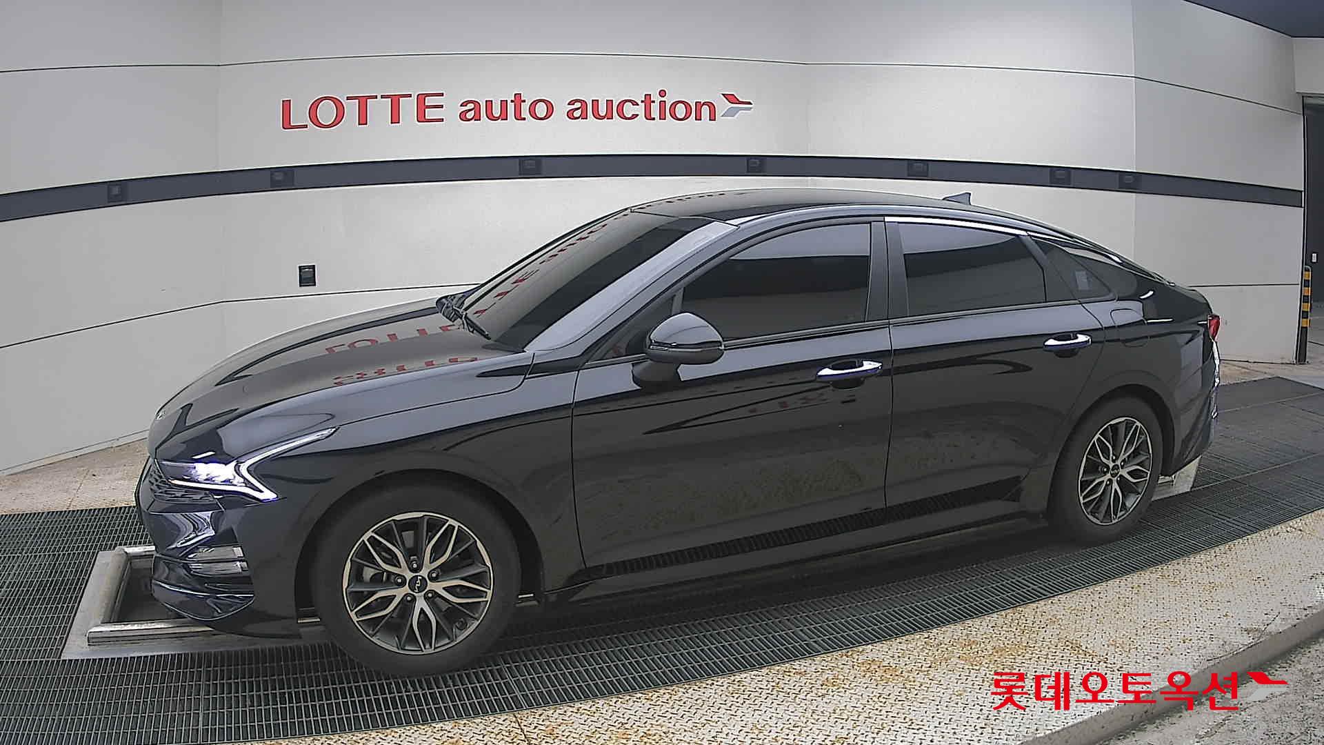 2022 - kia k5