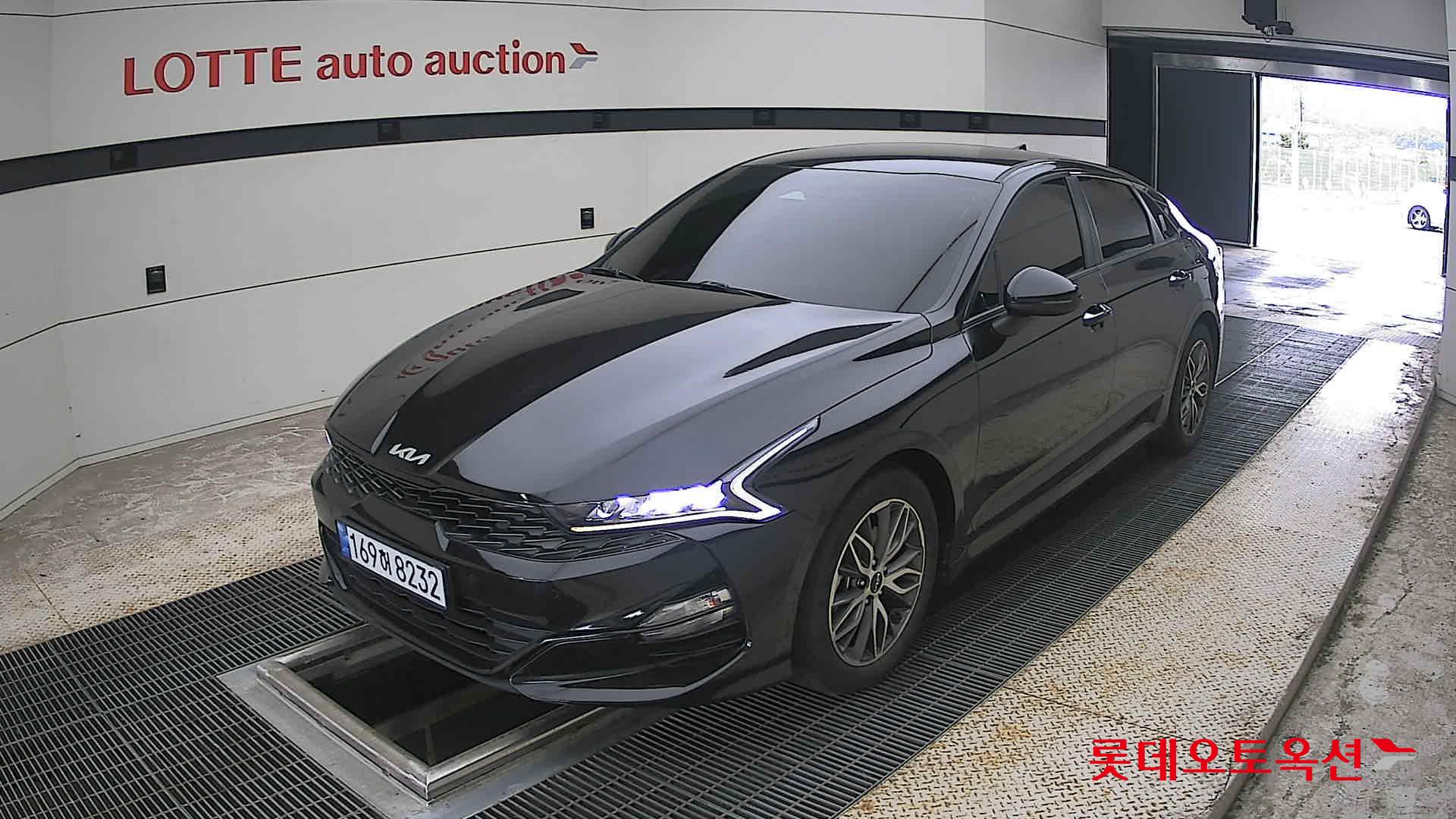 2022 - kia k5