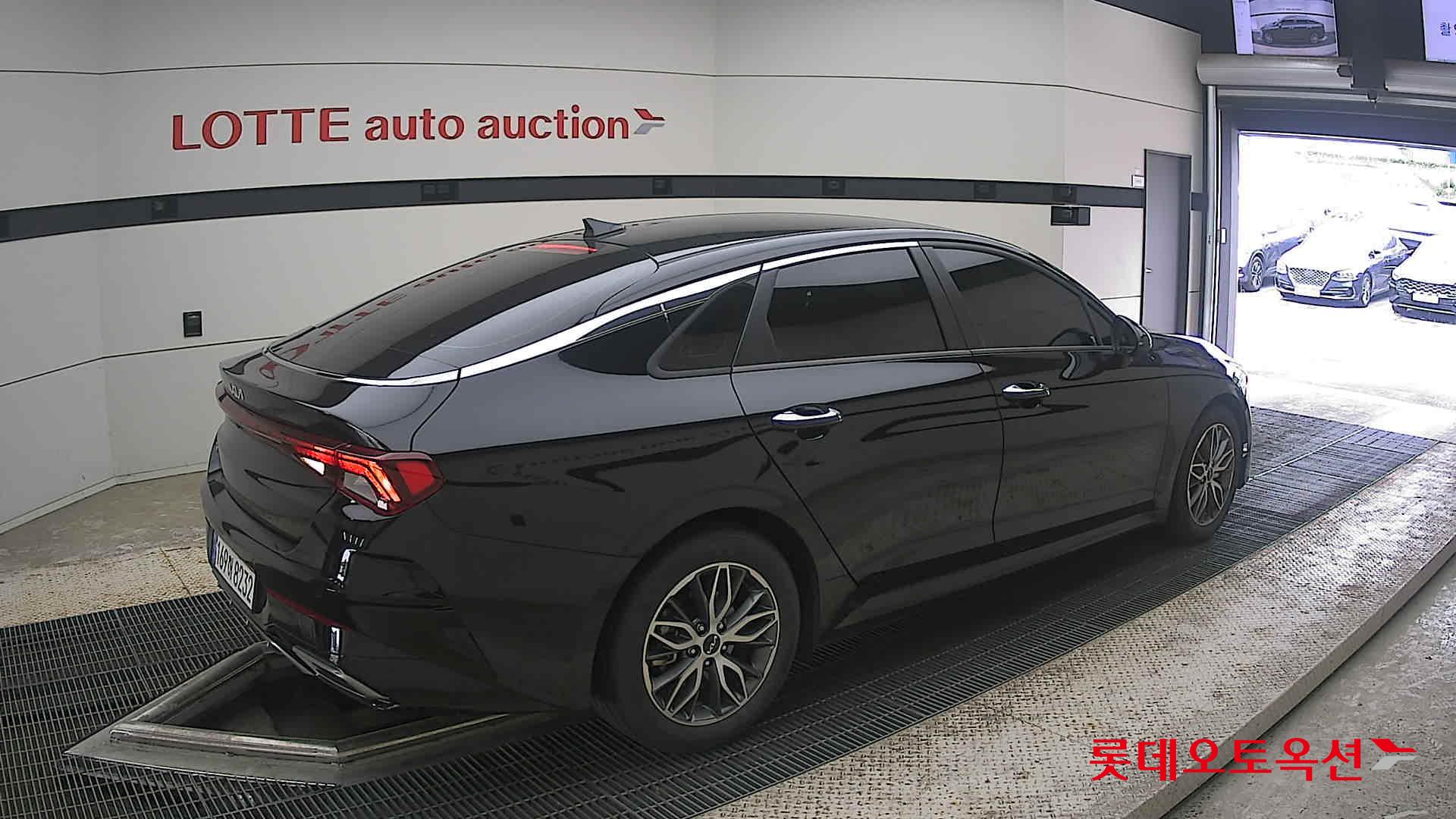 2022 - kia k5