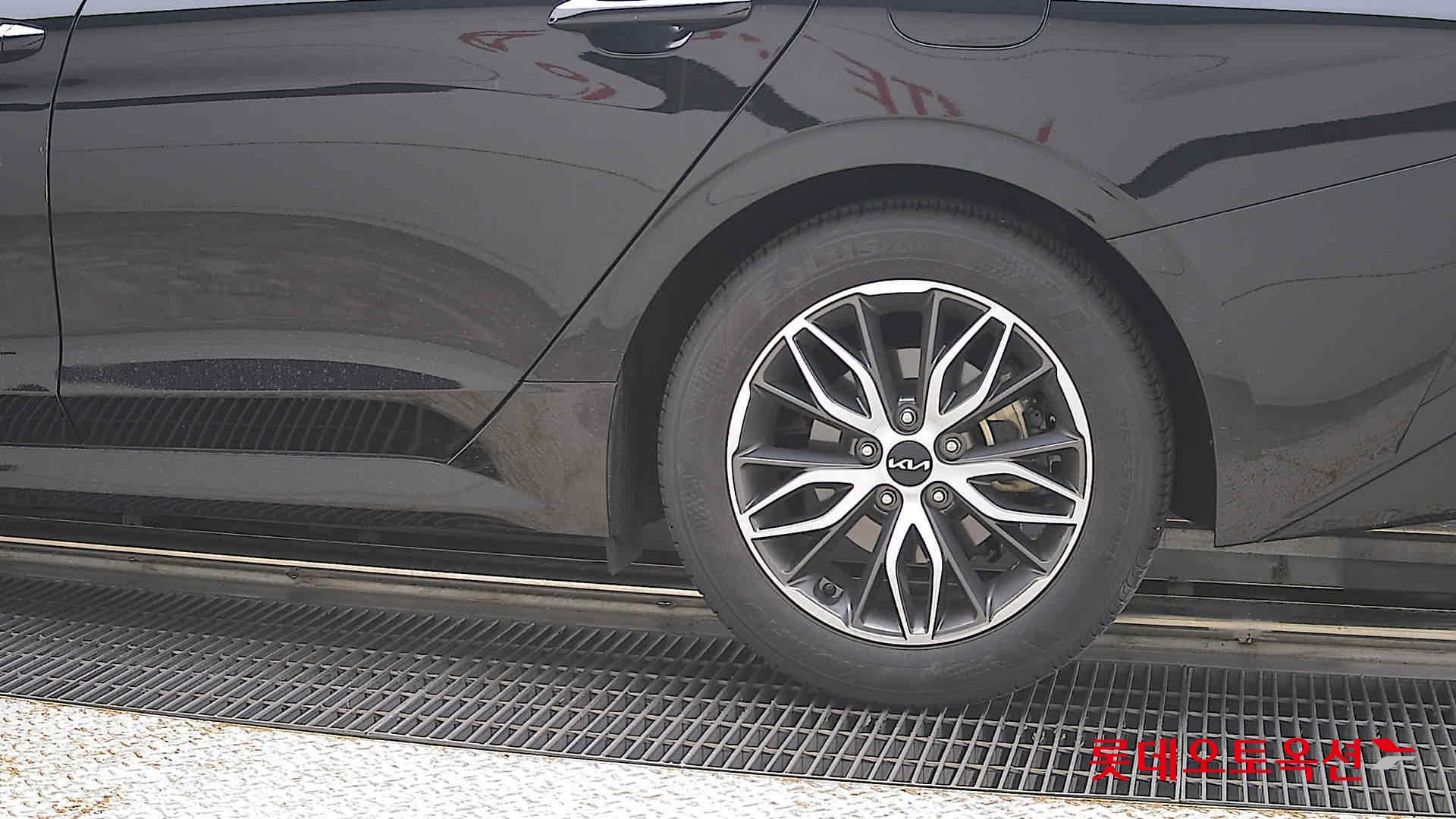 2022 - kia k5