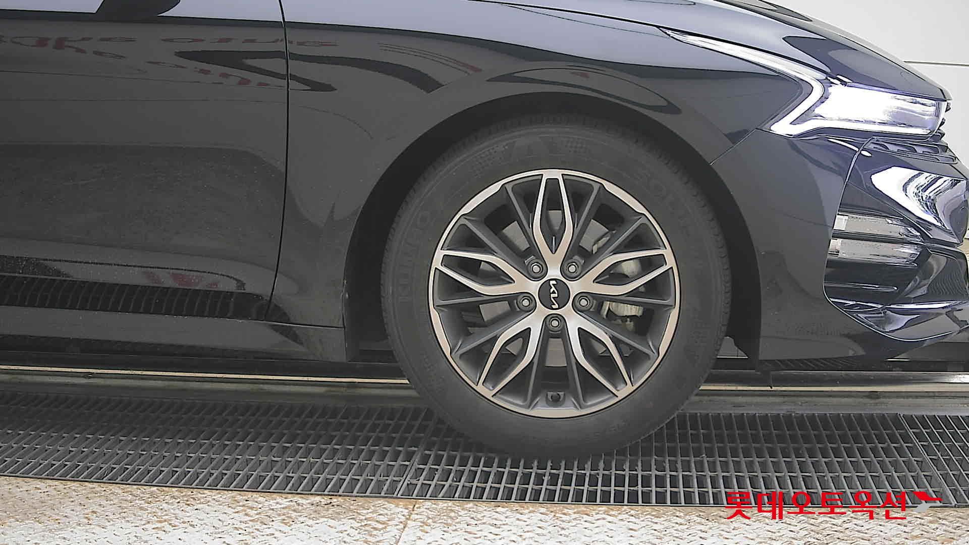 2022 - kia k5