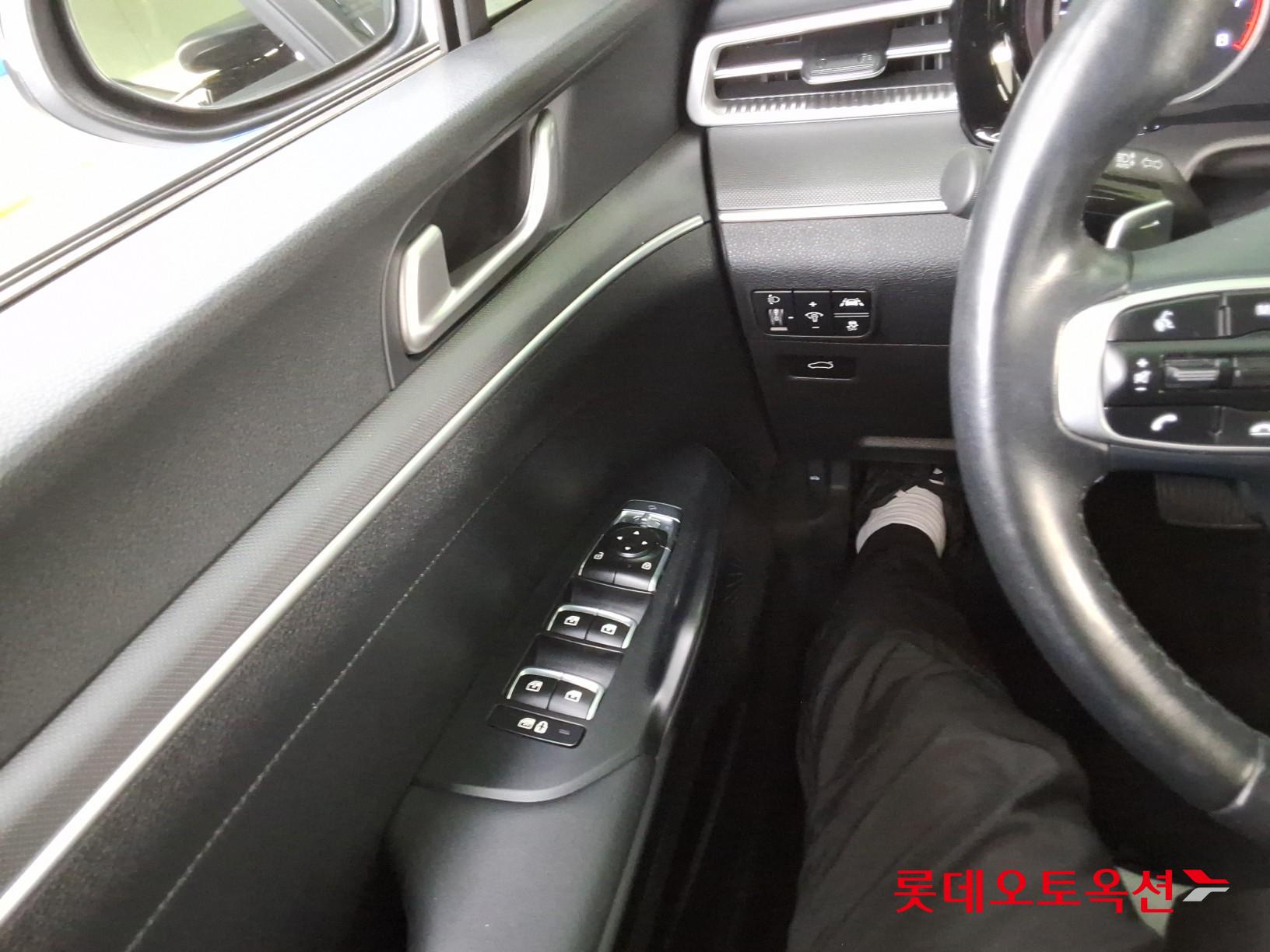 2022 - kia k5