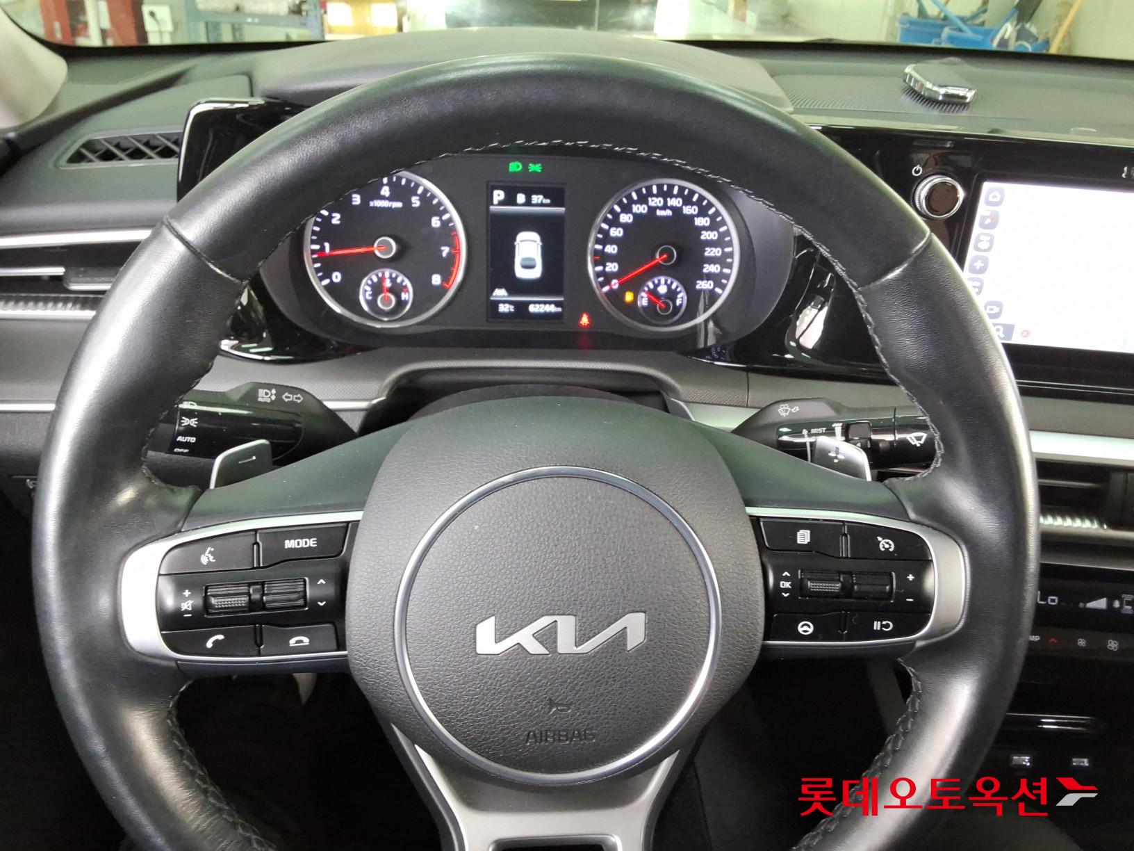 2022 - kia k5