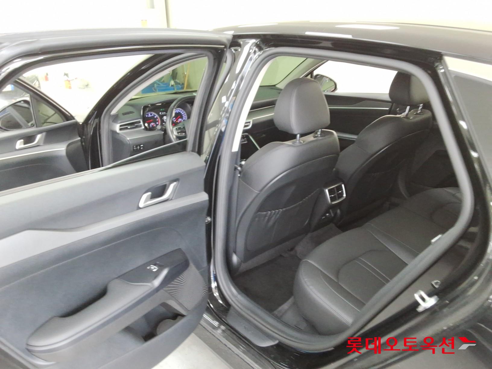 2022 - kia k5