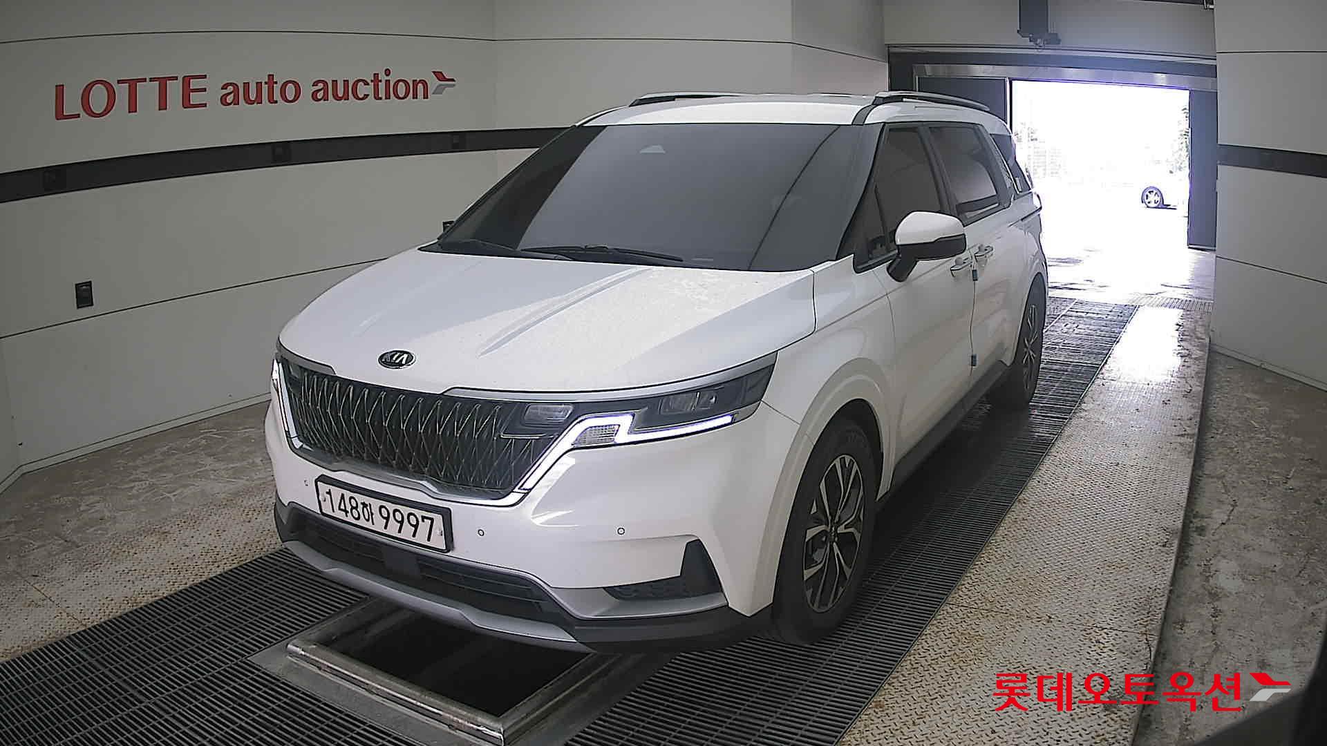 2021 - kia carnival