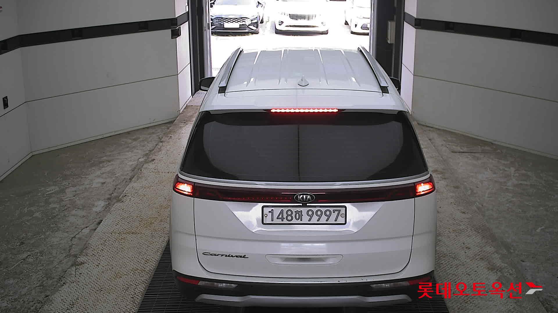 2021 - kia carnival