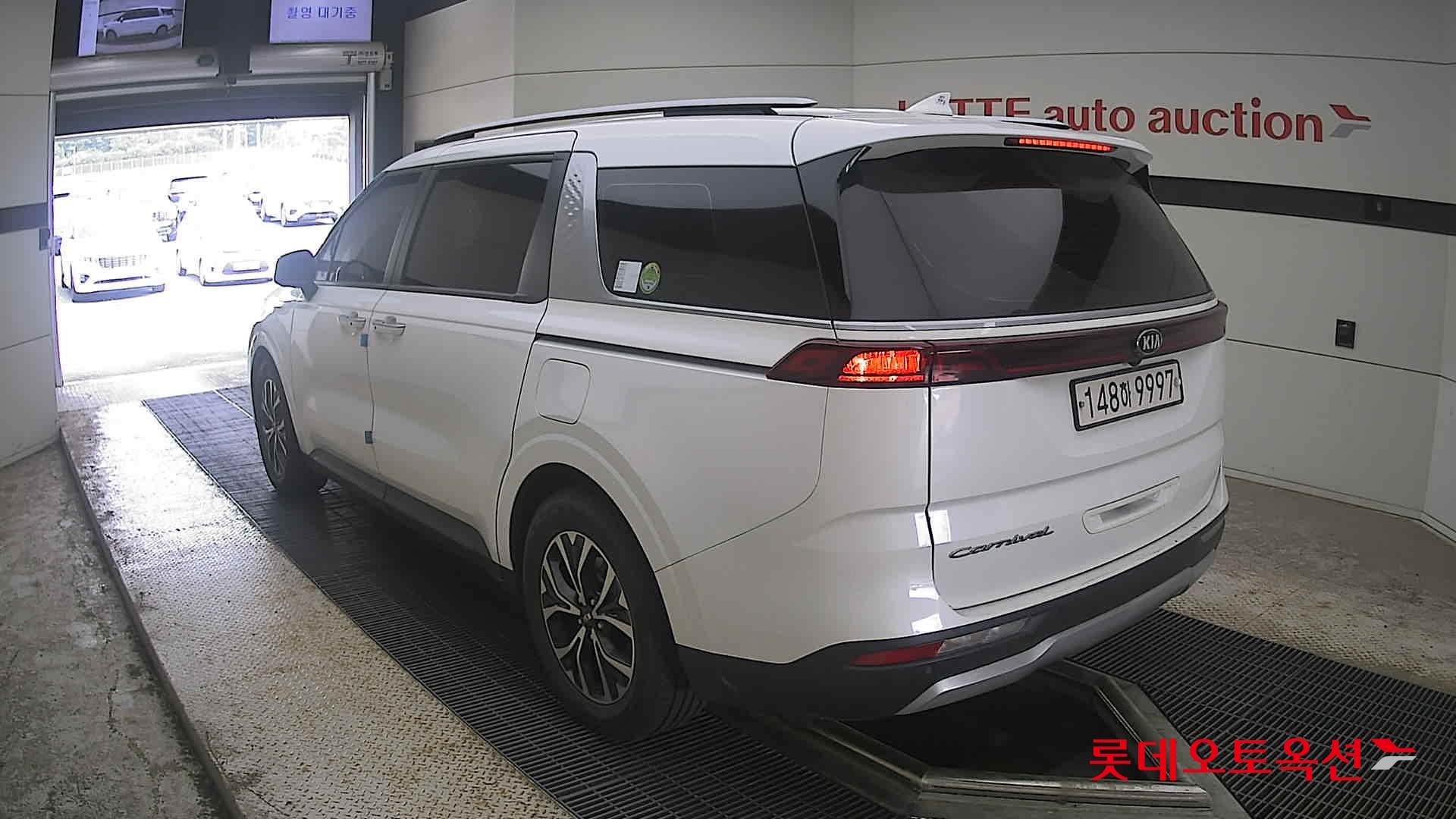 2021 - kia carnival