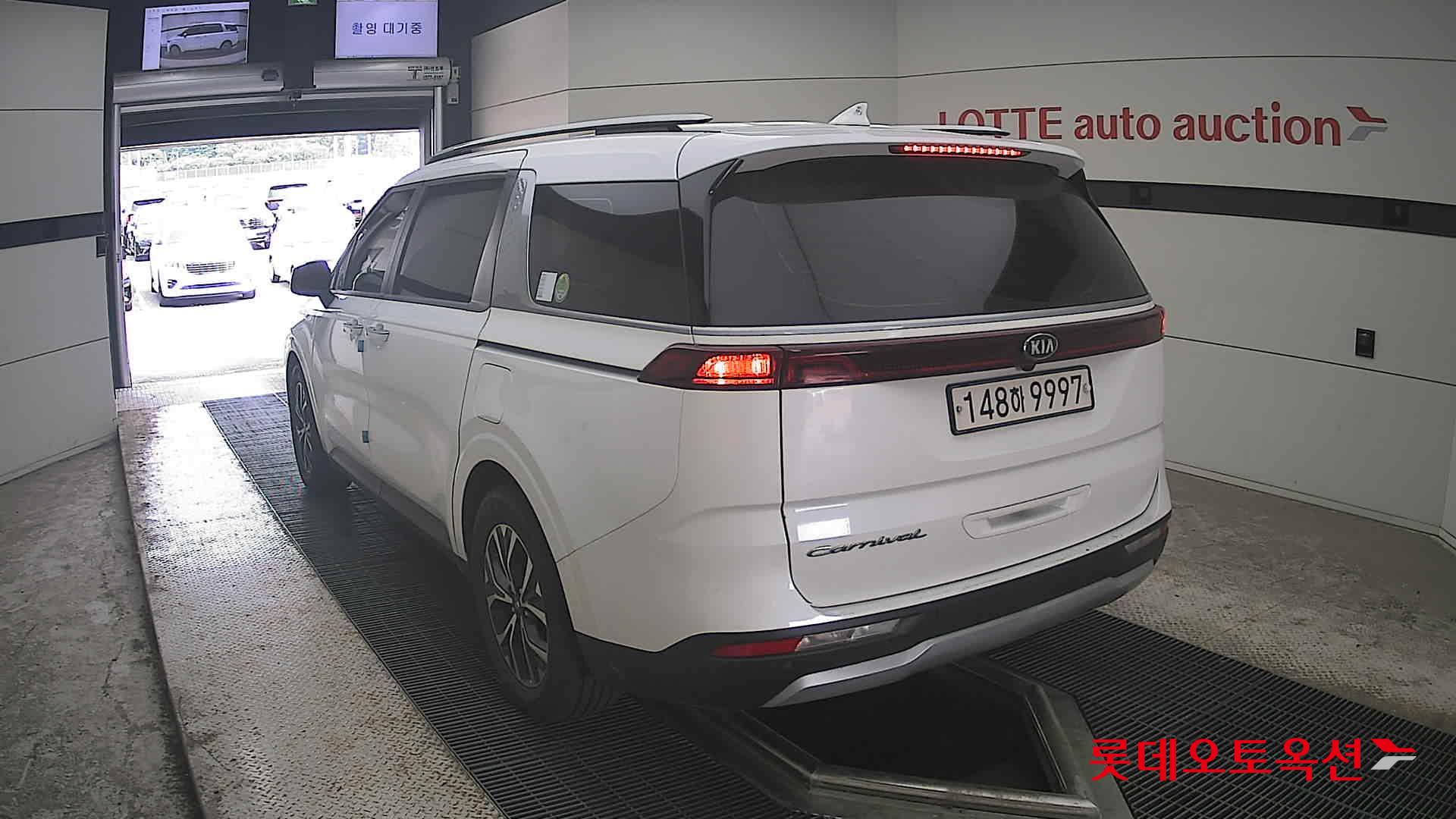 2021 - kia carnival