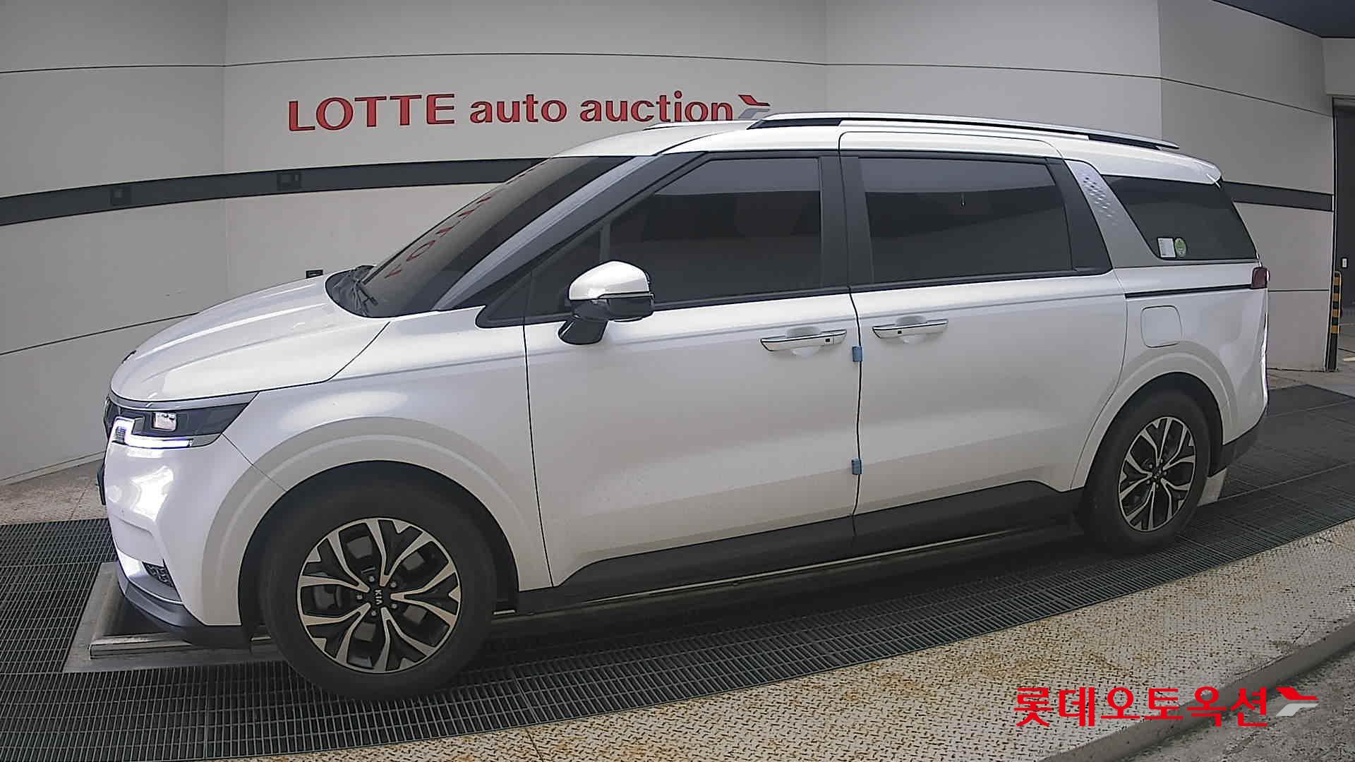 2021 - kia carnival