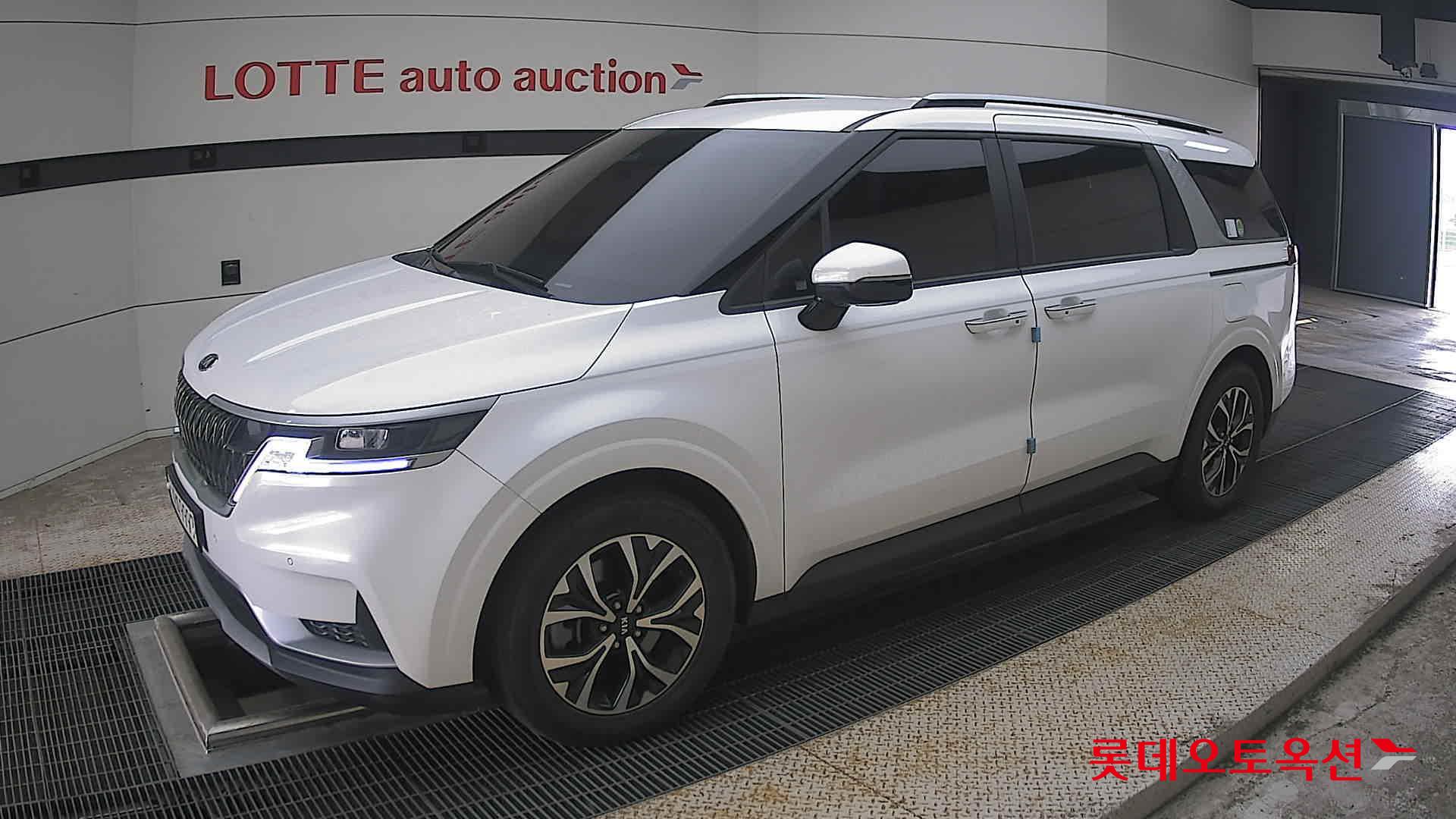 2021 - kia carnival