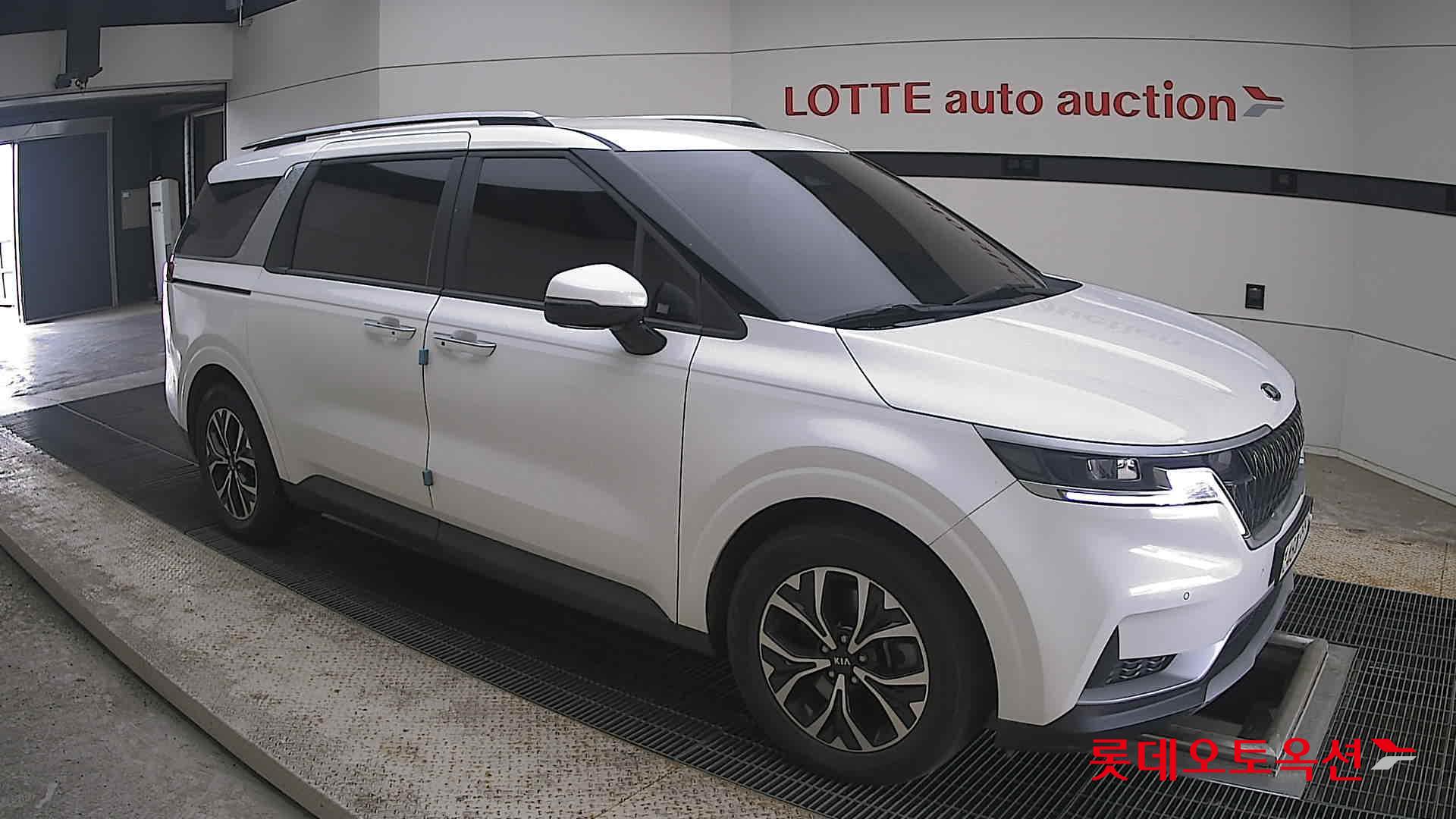 2021 - kia carnival