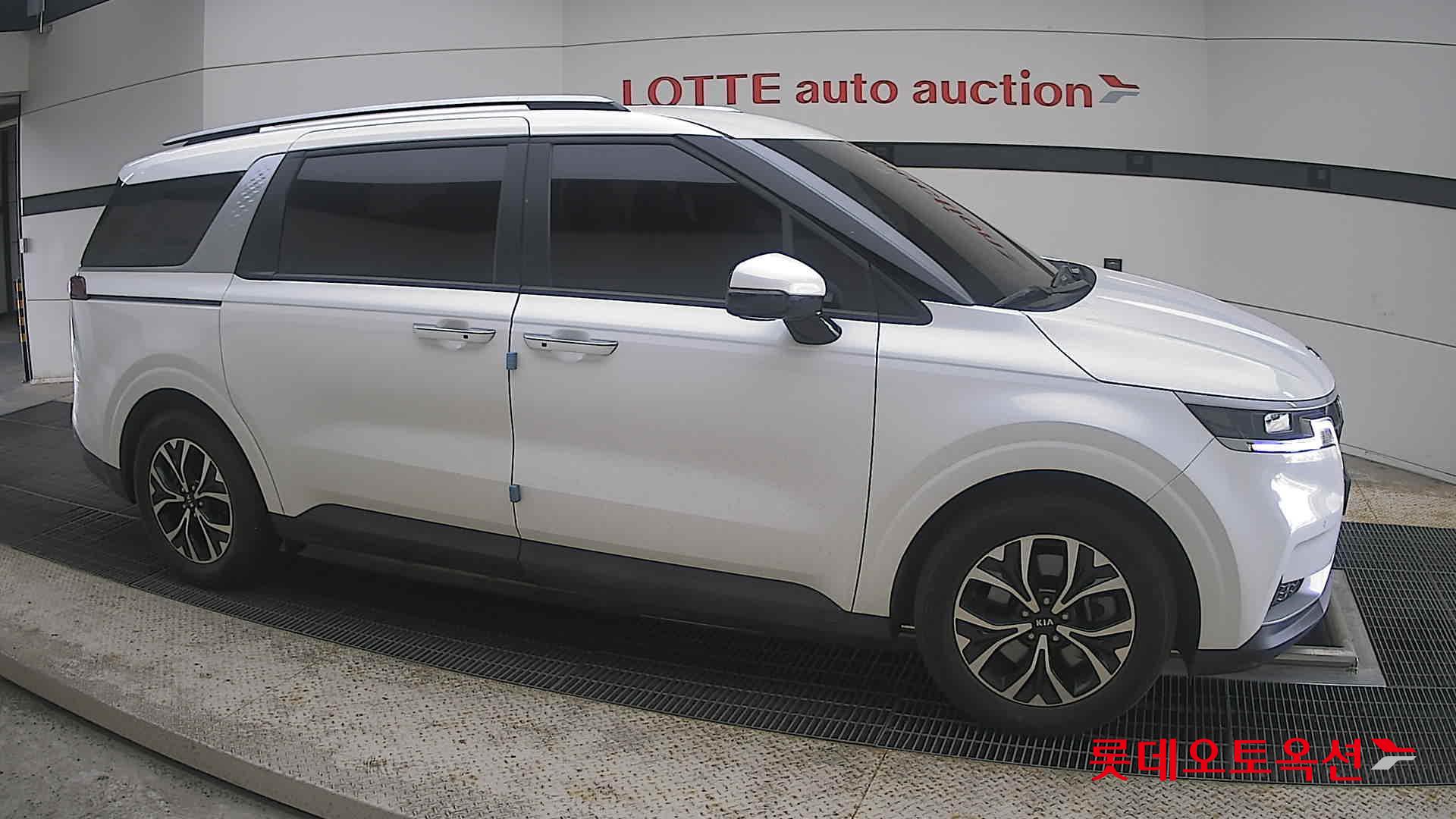 2021 - kia carnival