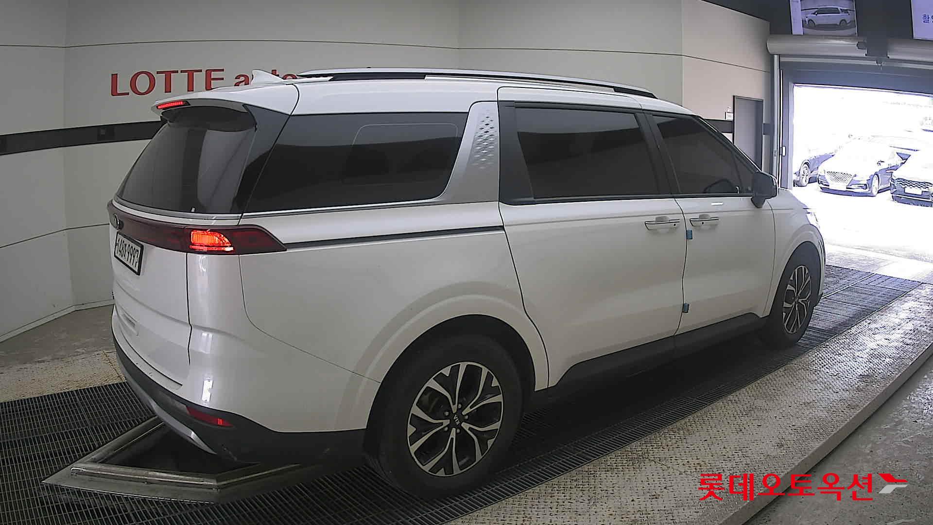 2021 - kia carnival