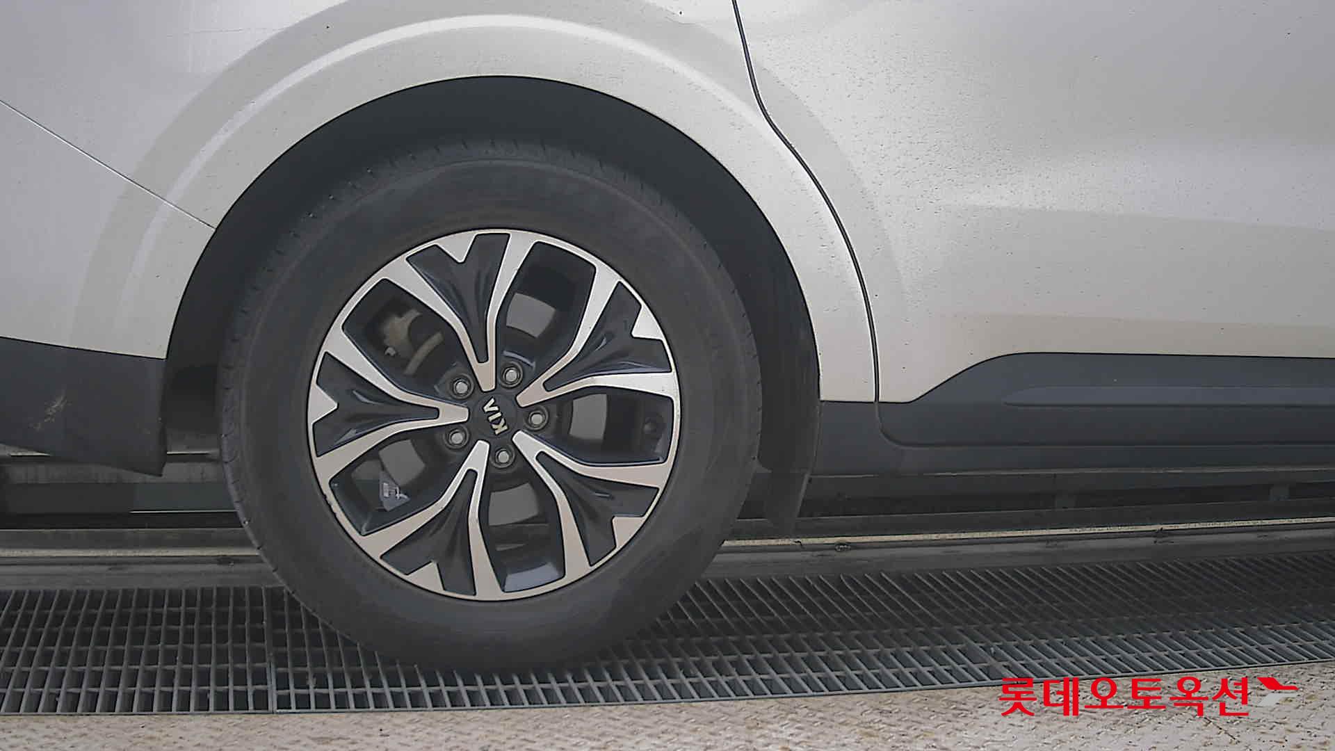 2021 - kia carnival