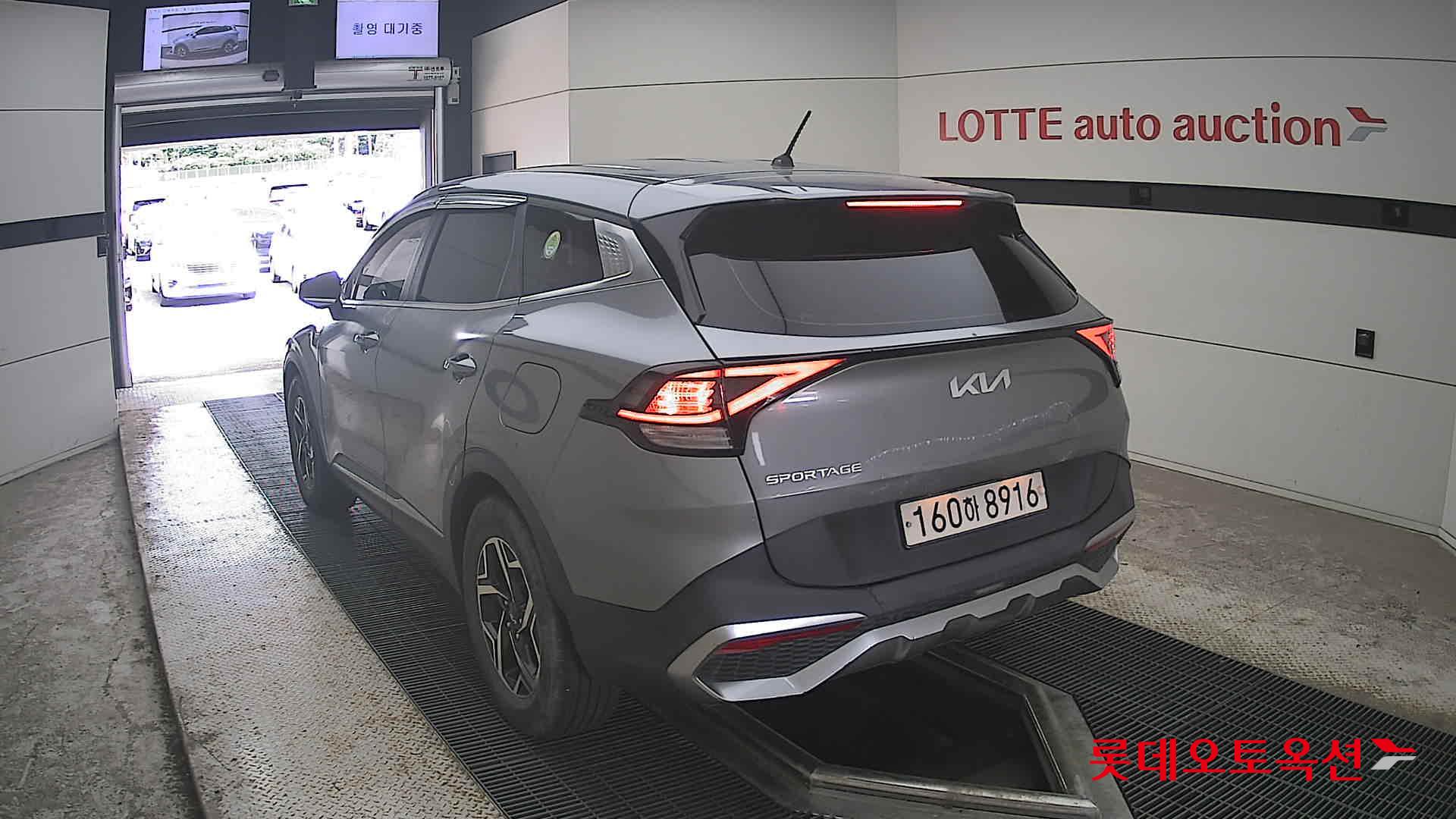 2022 - kia sportage