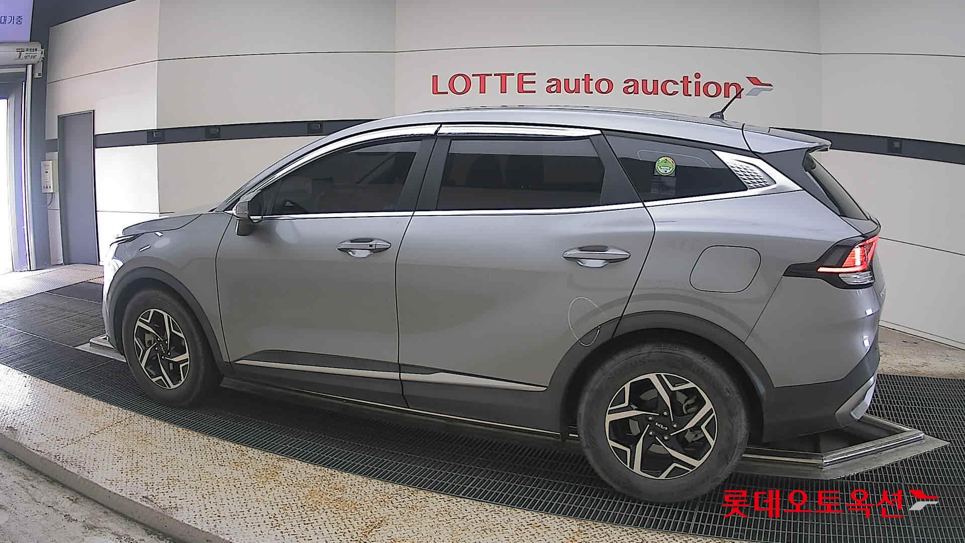 2022 - kia sportage