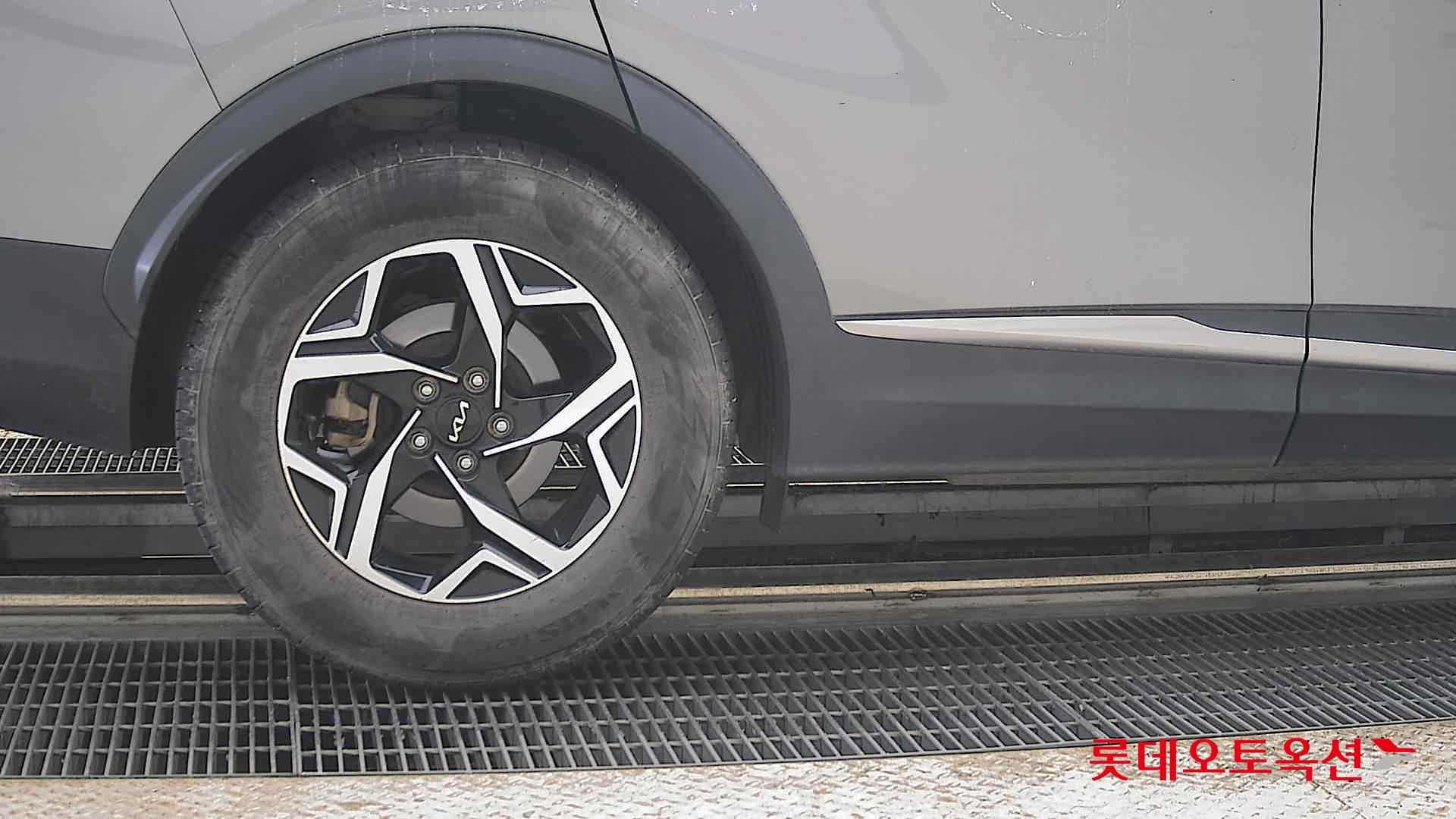 2022 - kia sportage