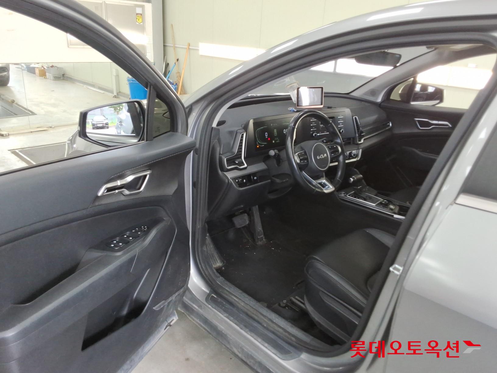 2022 - kia sportage