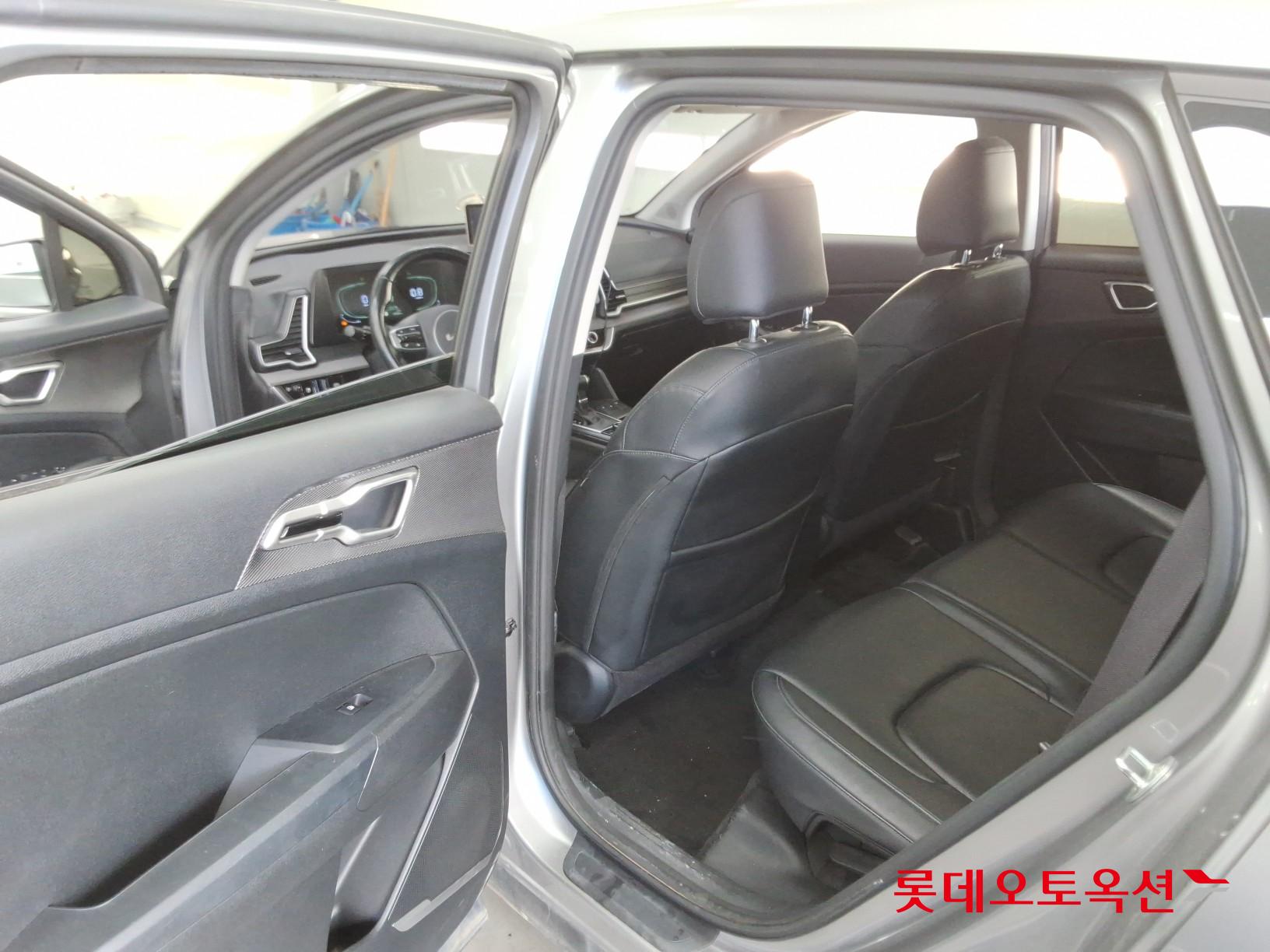 2022 - kia sportage